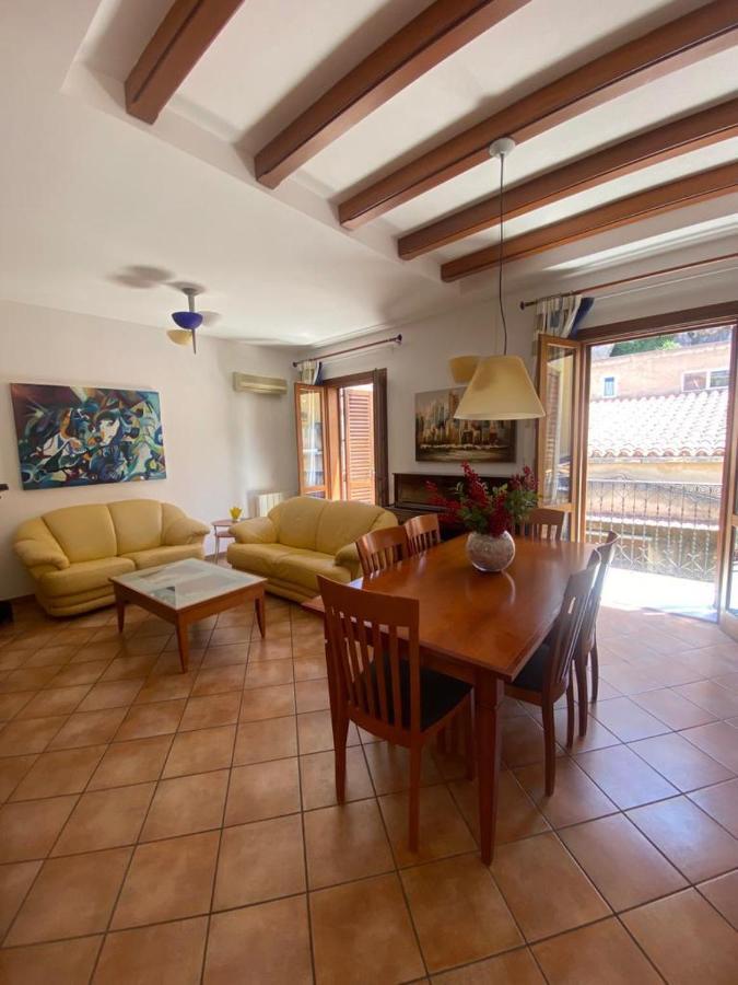 Ruggero House *