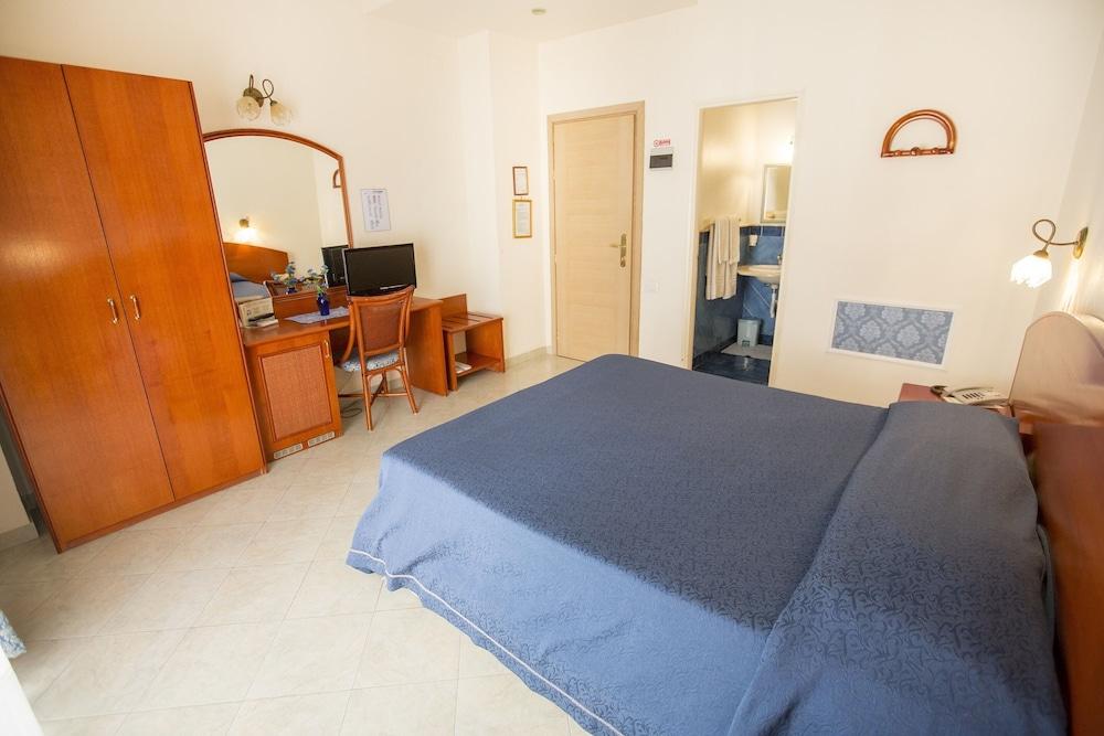 Hotel Mediterraneo Hotel