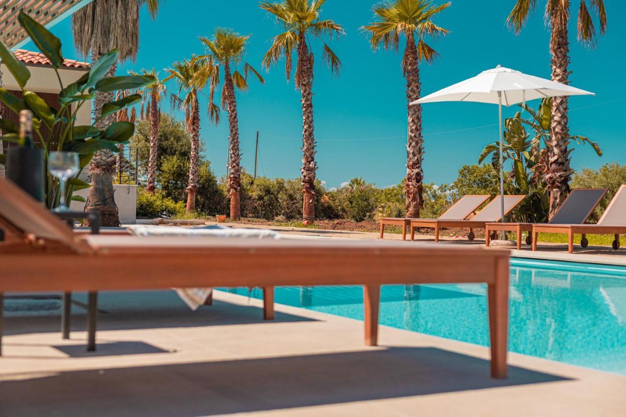 Insulae Resort *