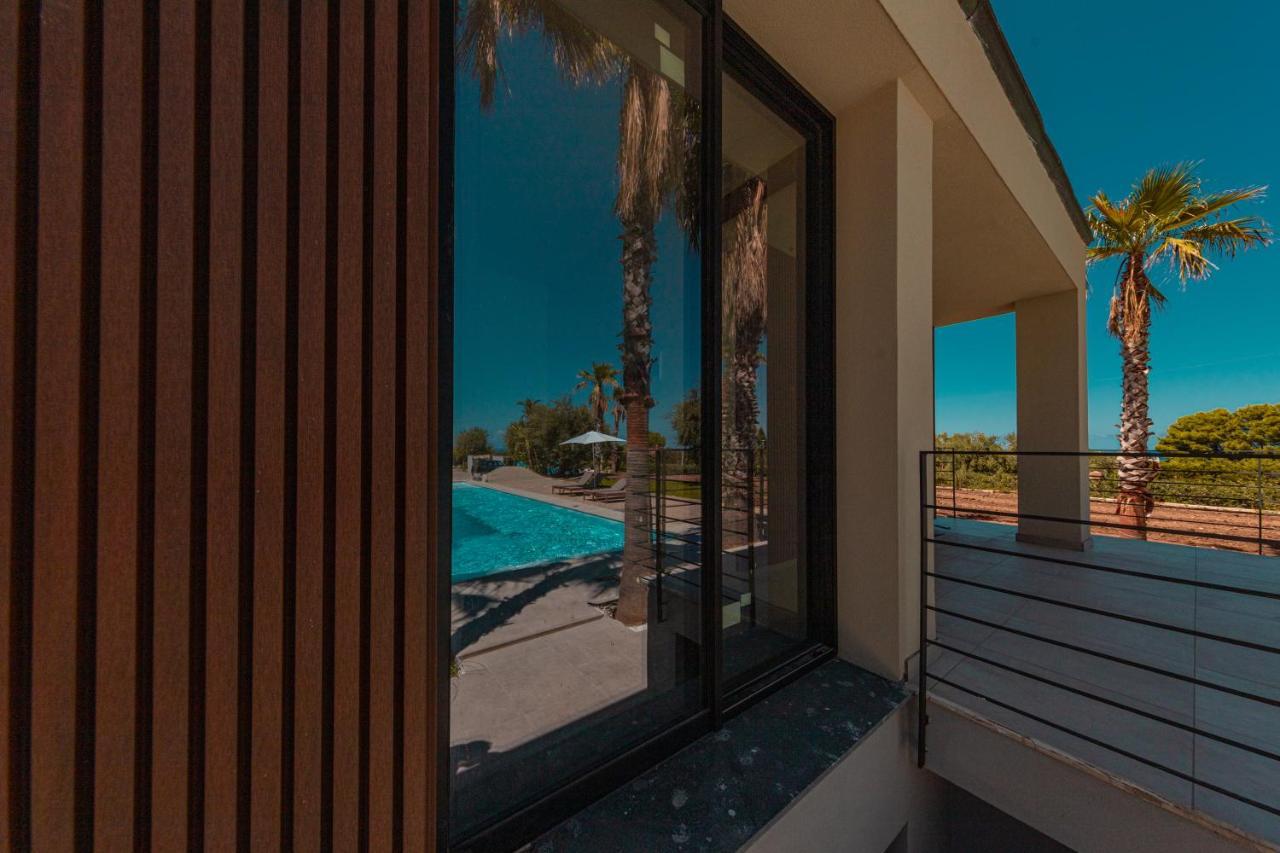 Insulae Resort *