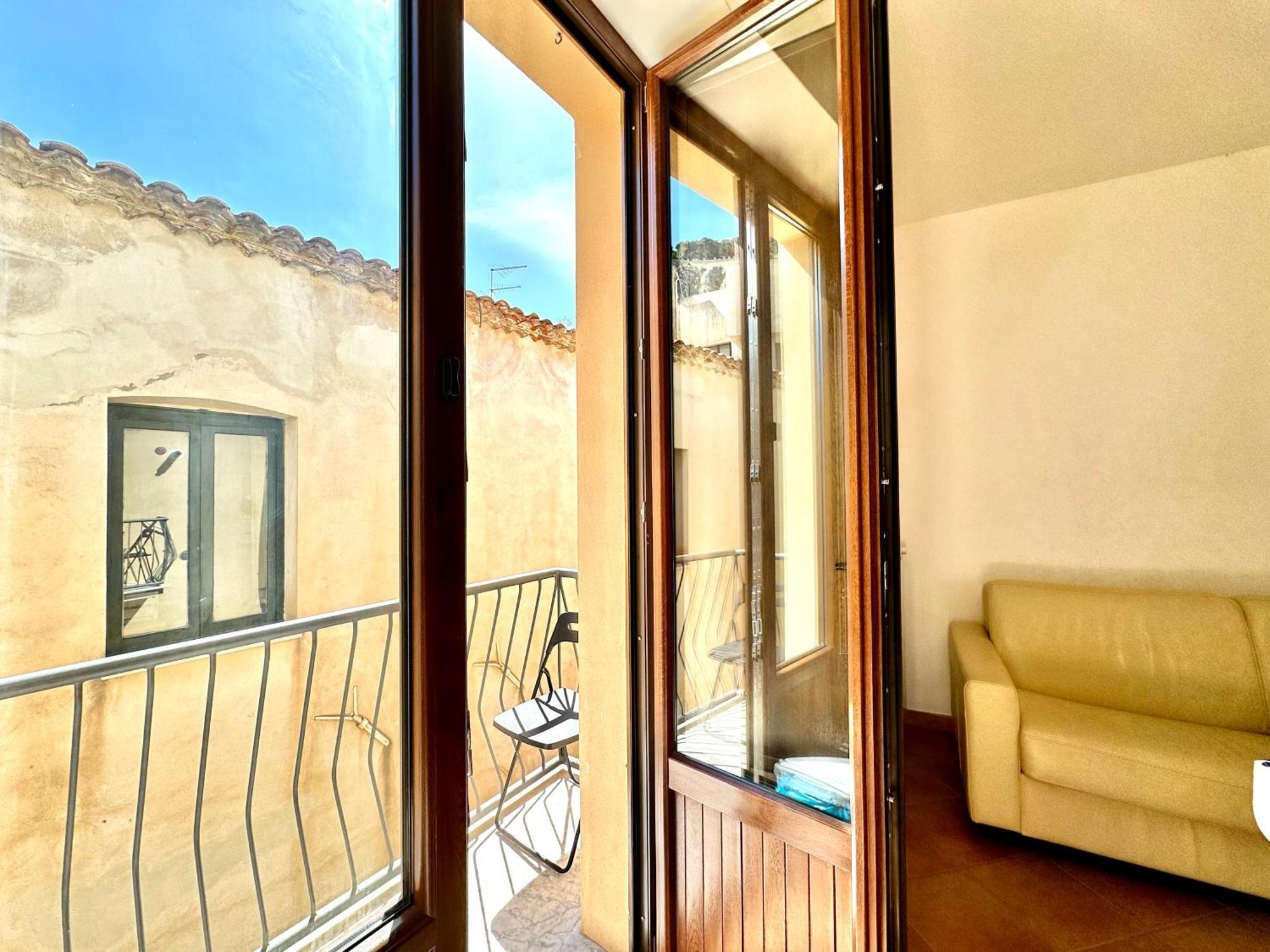 Apartment Casa Marzia By Housilia Cefalu
