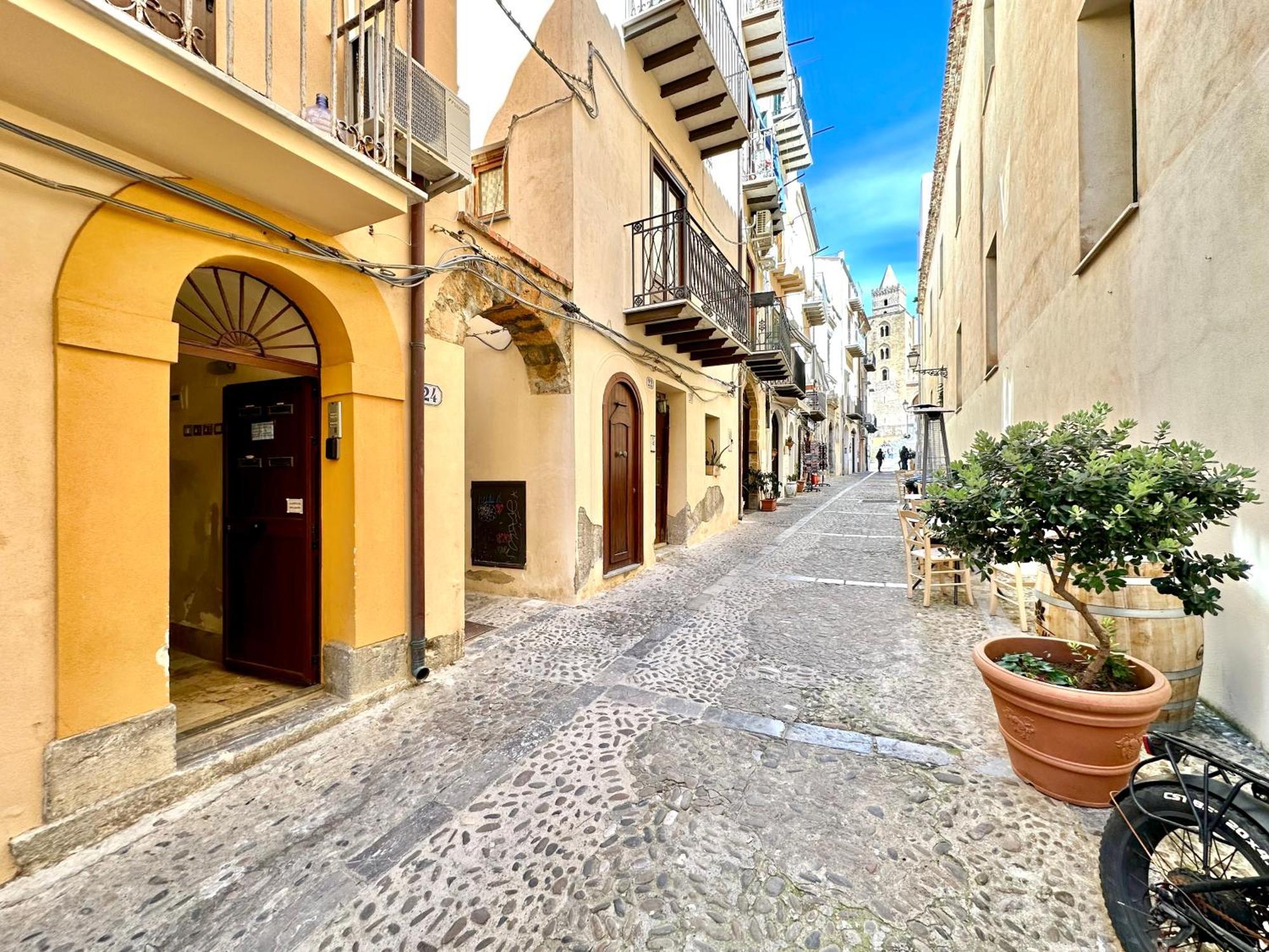 Casa Marzia By Housilia Apartment Cefalu