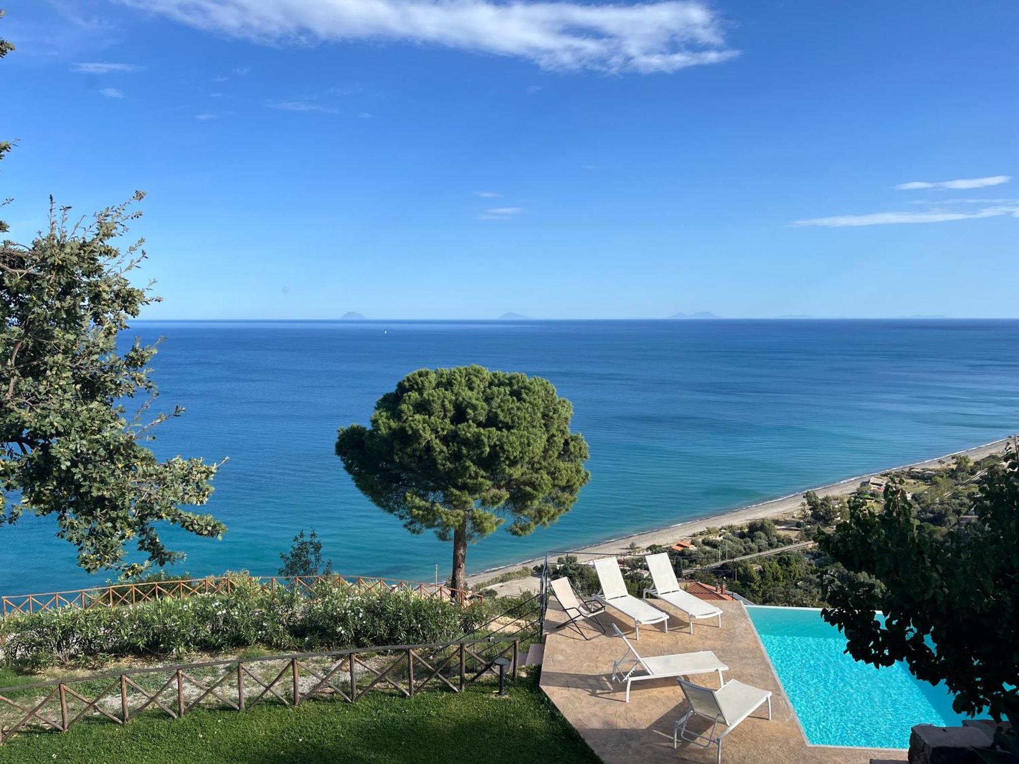 - Luxury Seaview X10 Villa *