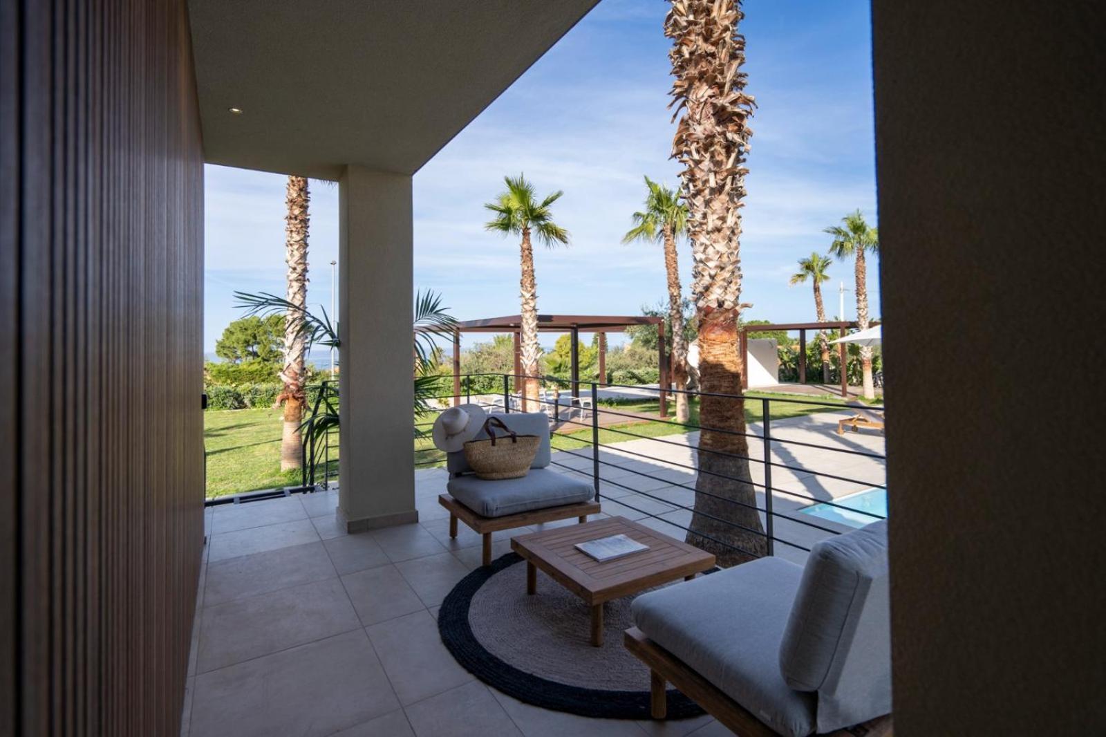 Insulae Resort *