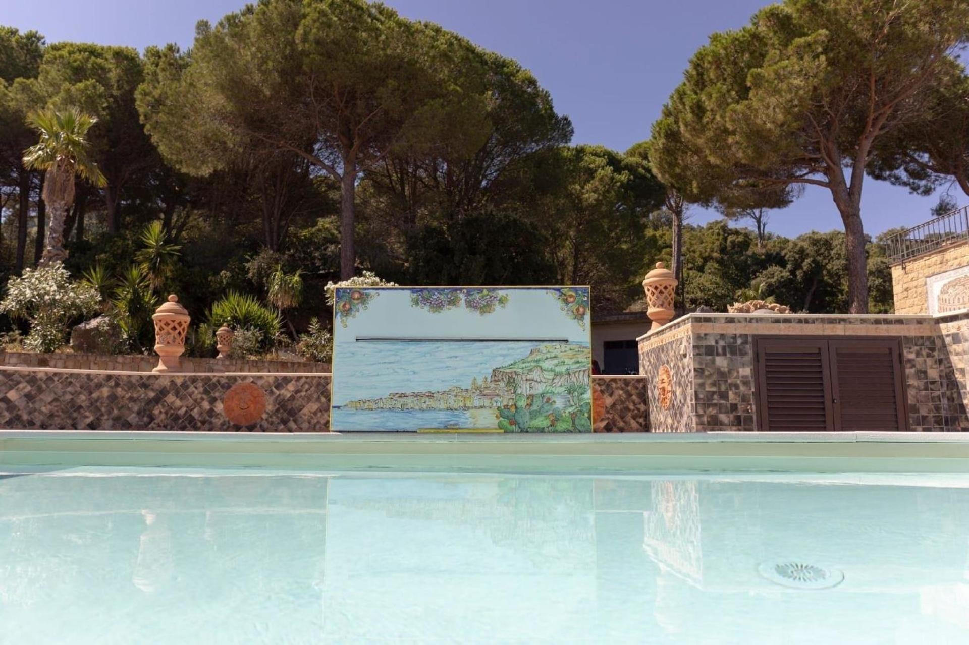 Mit Privatpool Fuer 6 Personen Ca 200 Qm In Cefalu, Sizilien Nordkueste Von Sizilien Holiday home Cefalu