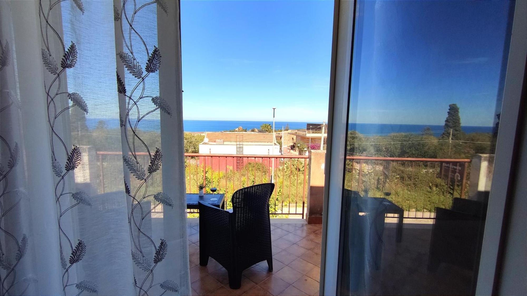 Casa Delle Camelie Apartment Cefalu