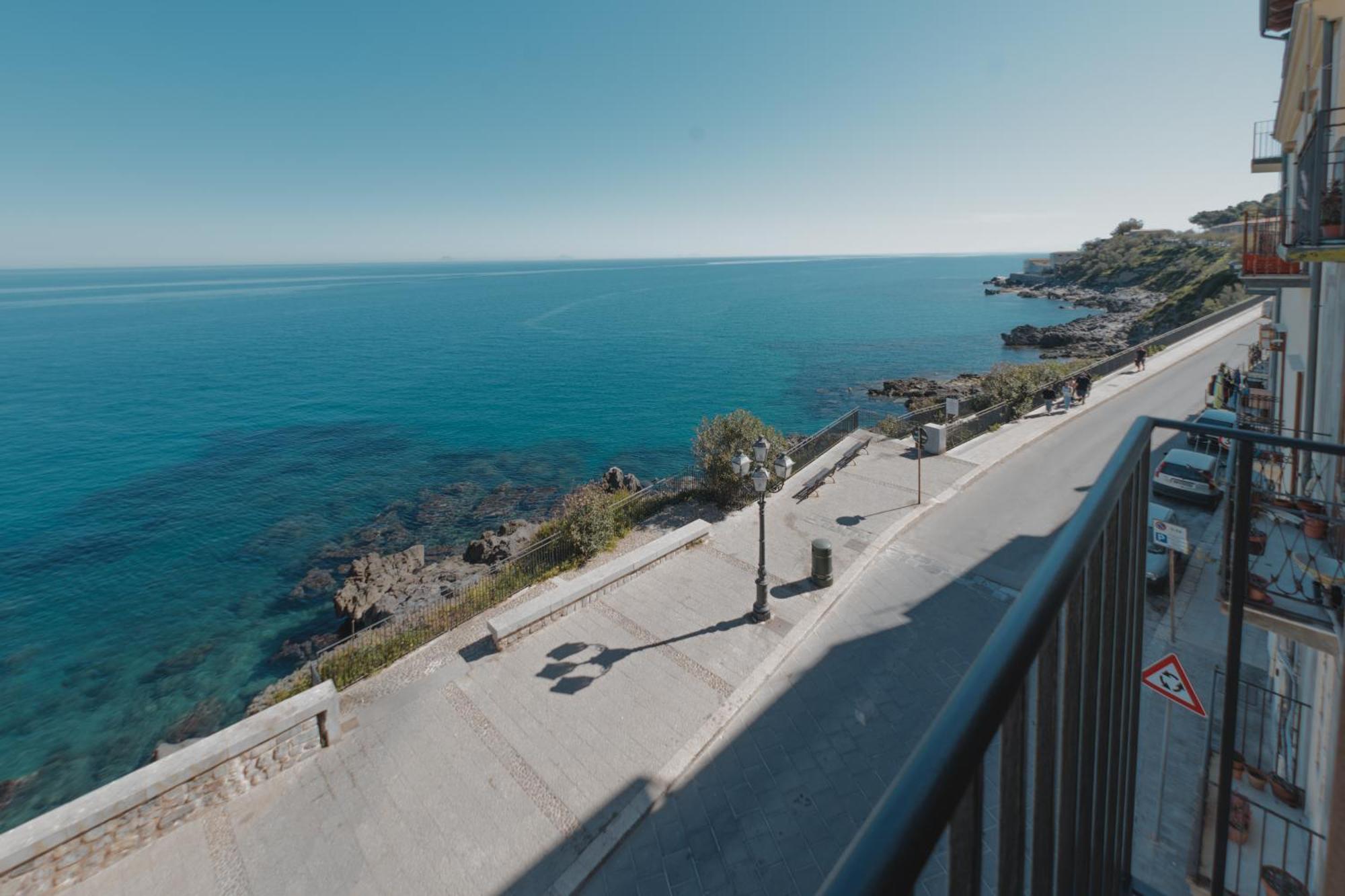 Apartment Tra La Rocca E Il Mare Di