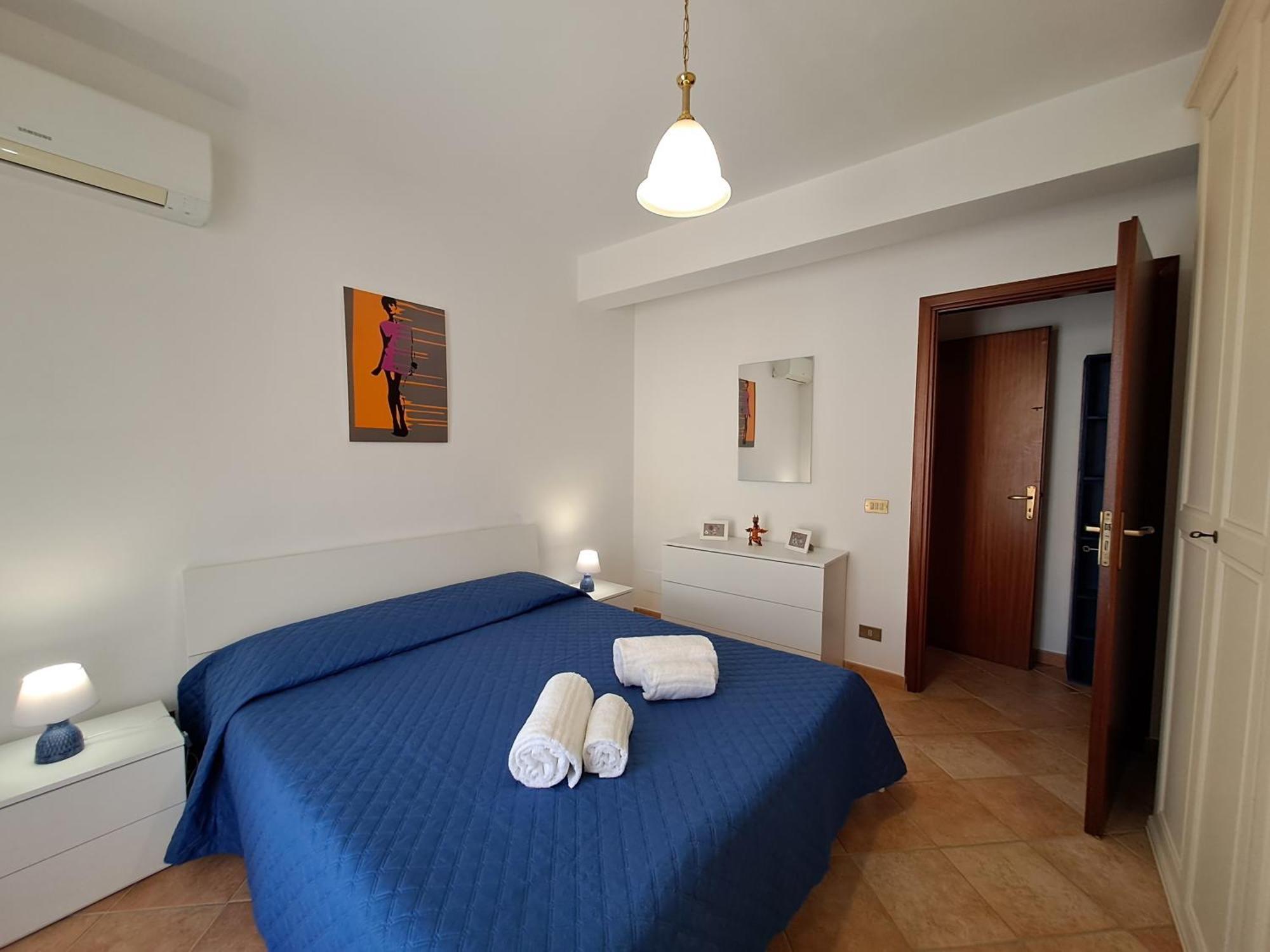 Rosaflo Con Terrazza A Apartment Cefalu