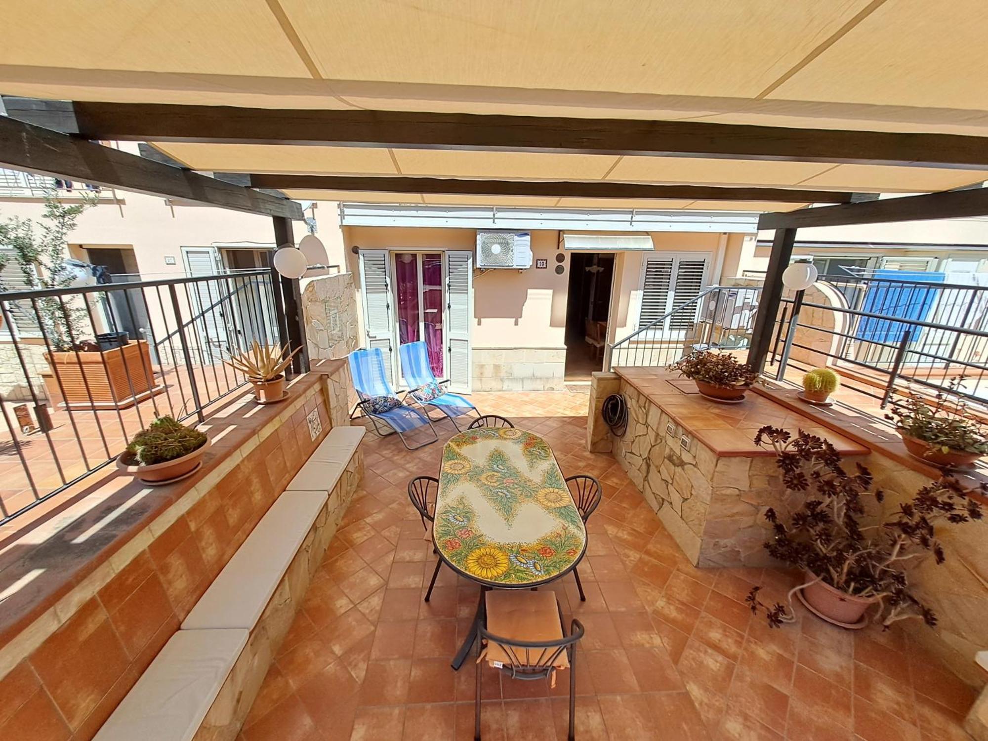 Rosaflo Con Terrazza A Apartment