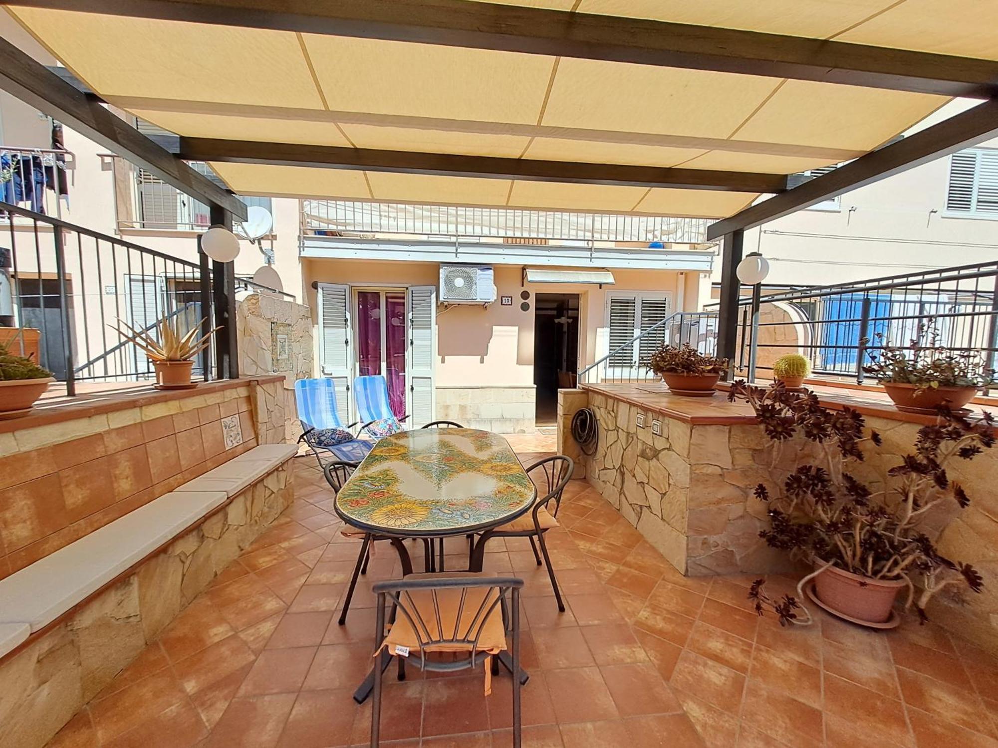 Rosaflo Con Terrazza A Apartment Cefalu