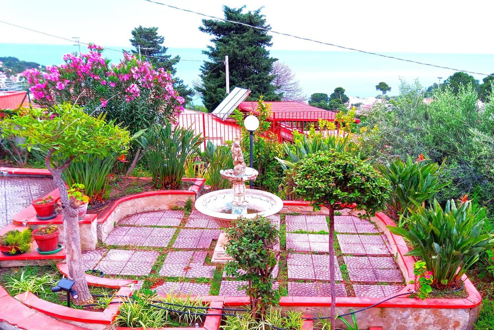 Acomodação com café da manhã  Stanza In Con Giardino Vista Mare Cefalù
