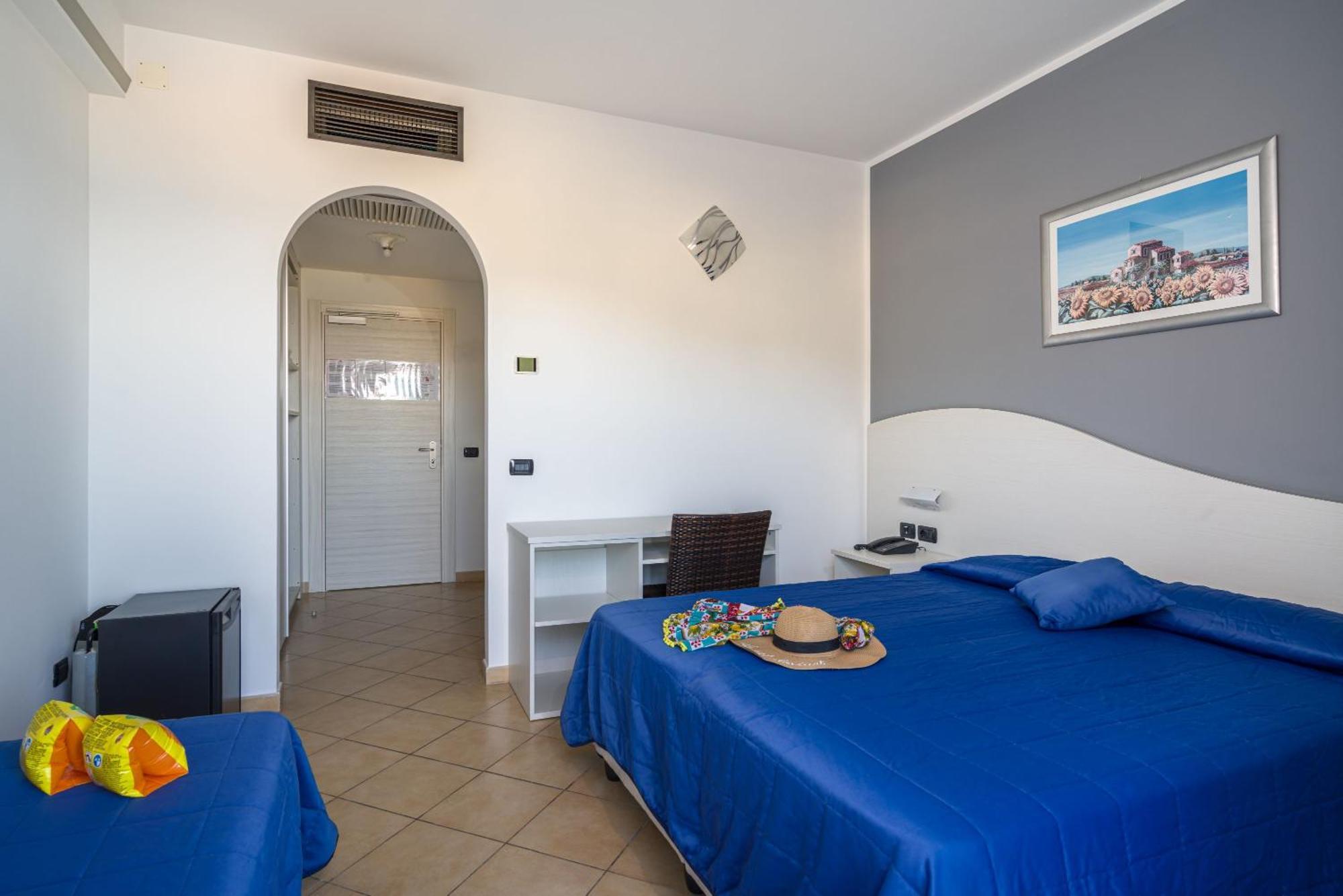 Carlton Riviera Hotel 4*