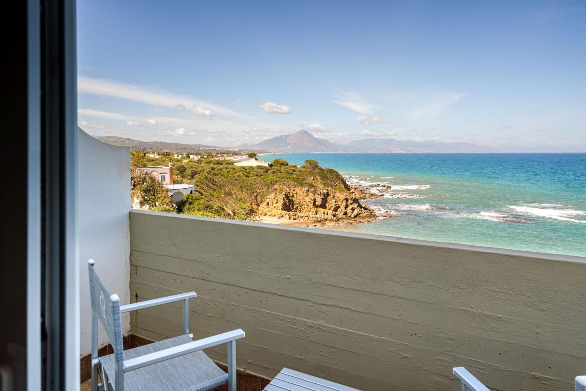Carlton Riviera Hotel
