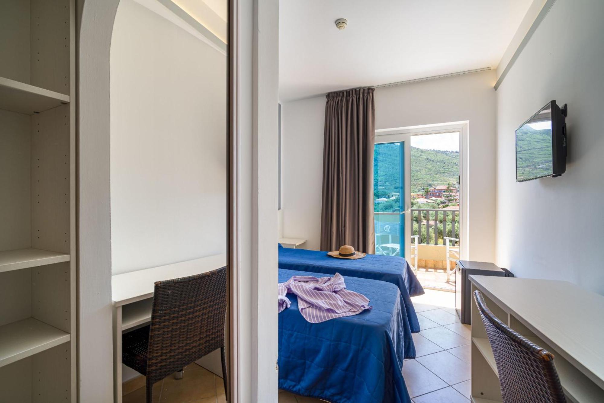 Carlton Riviera Hotel