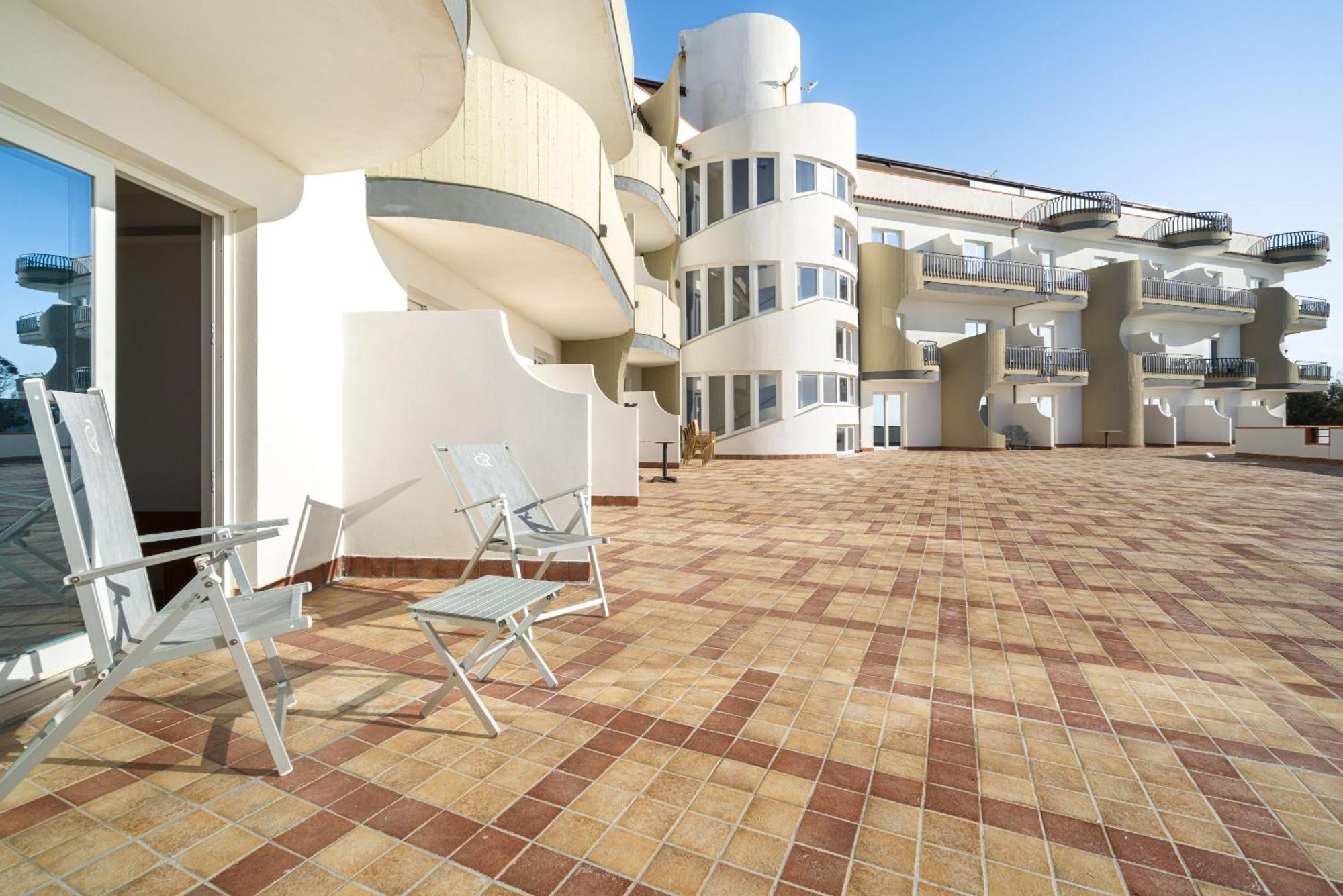Carlton Riviera Hotel 4*