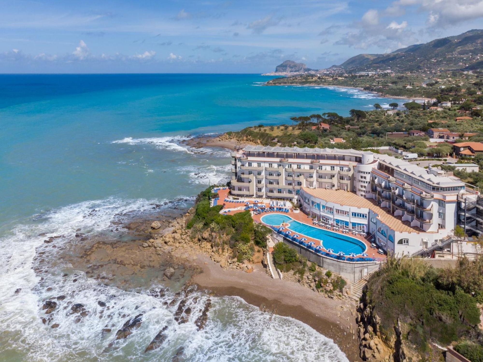 Carlton Riviera Hotel 4*