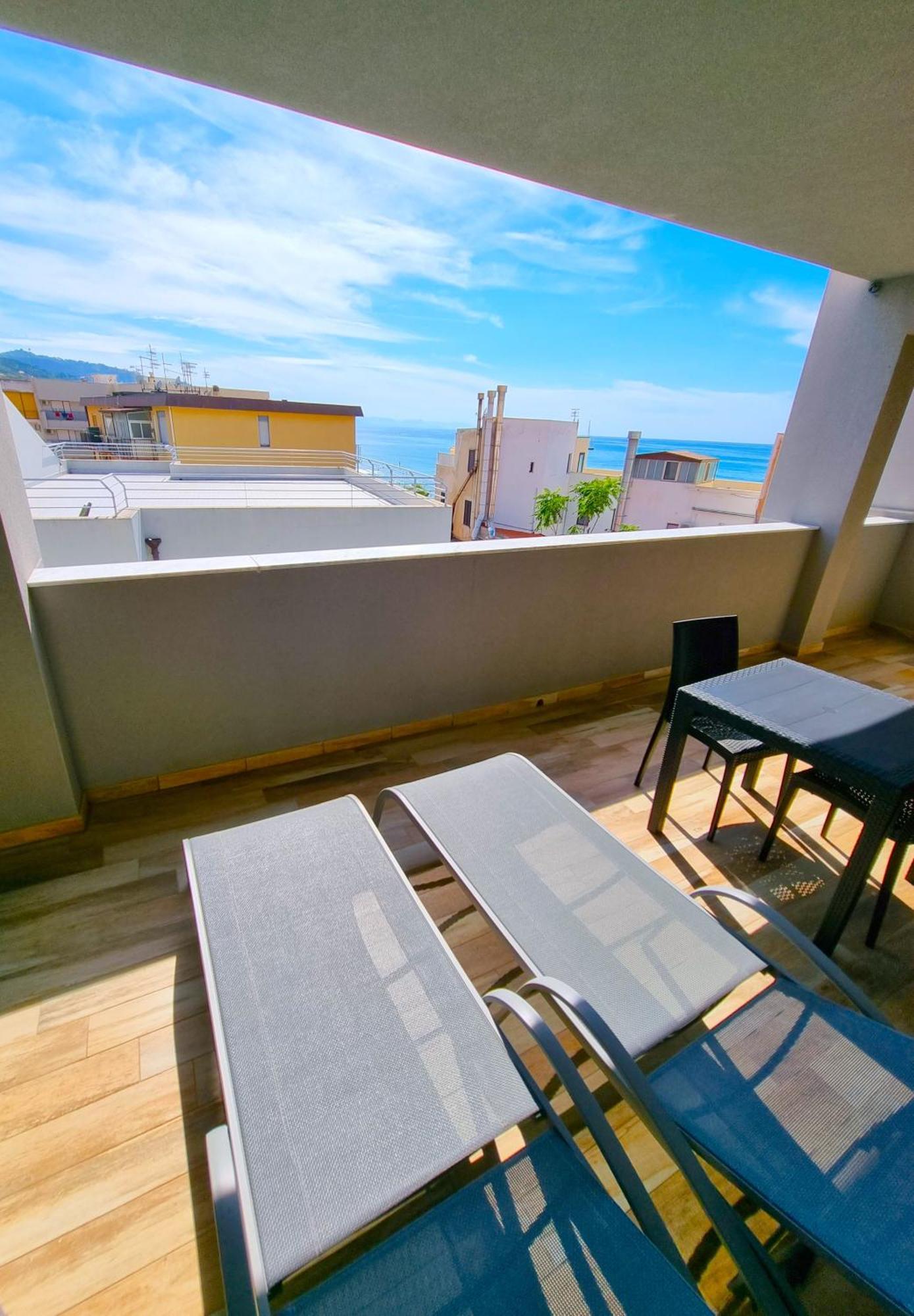 Royal Sea House Apartment *
