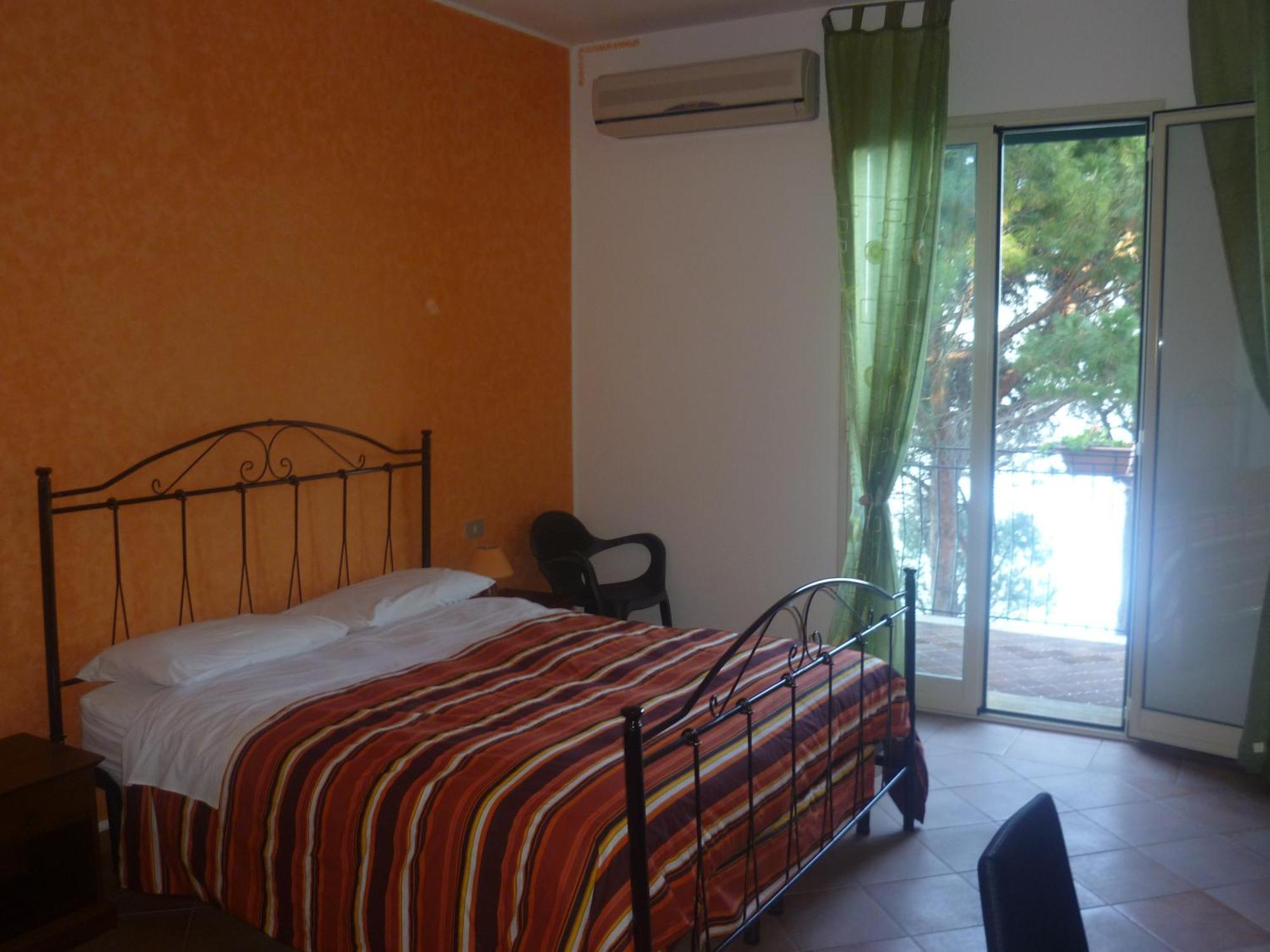 Alba Tra I Pini Bed & Breakfast Cefalu