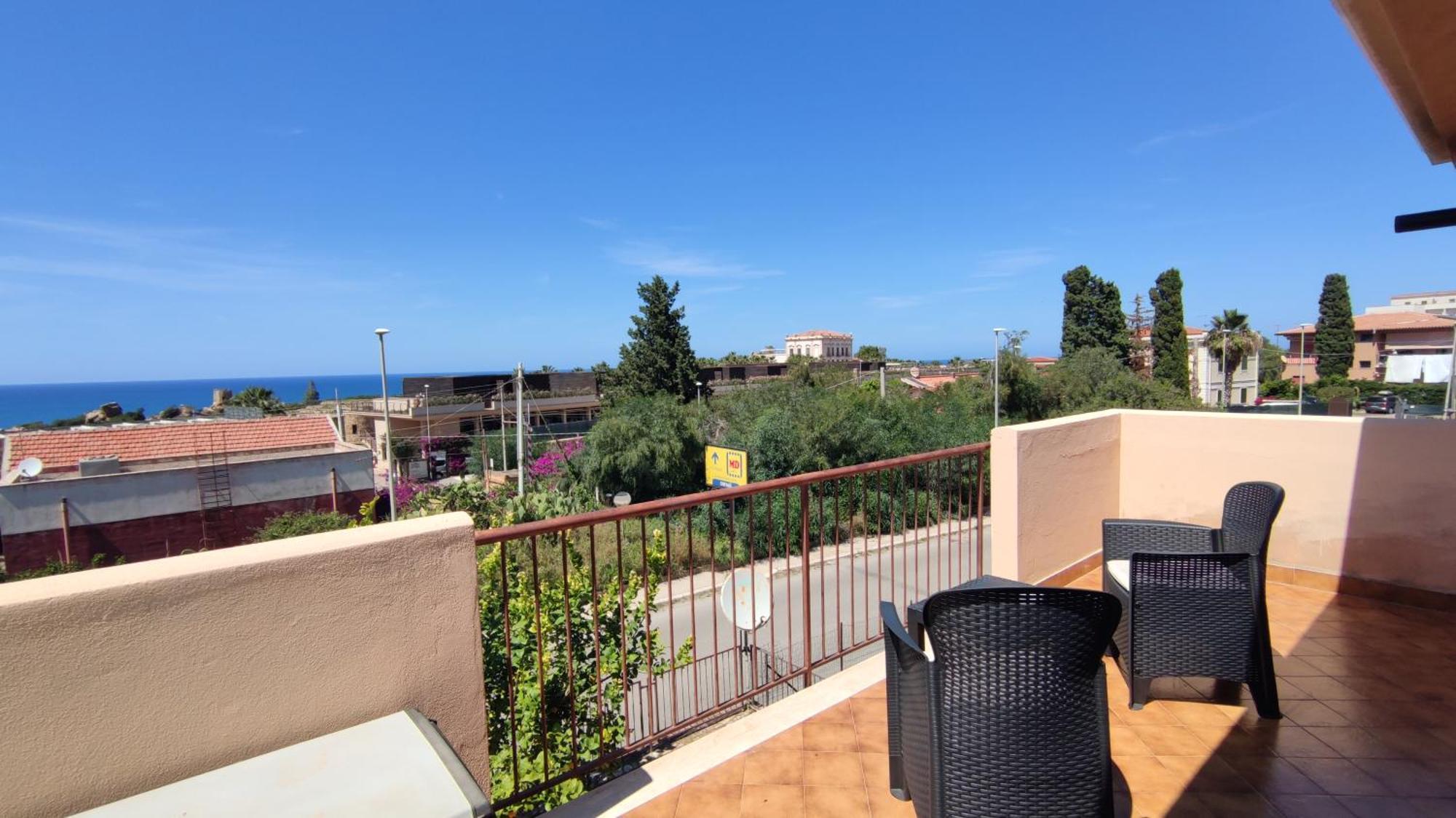 Casa Delle Camelie *