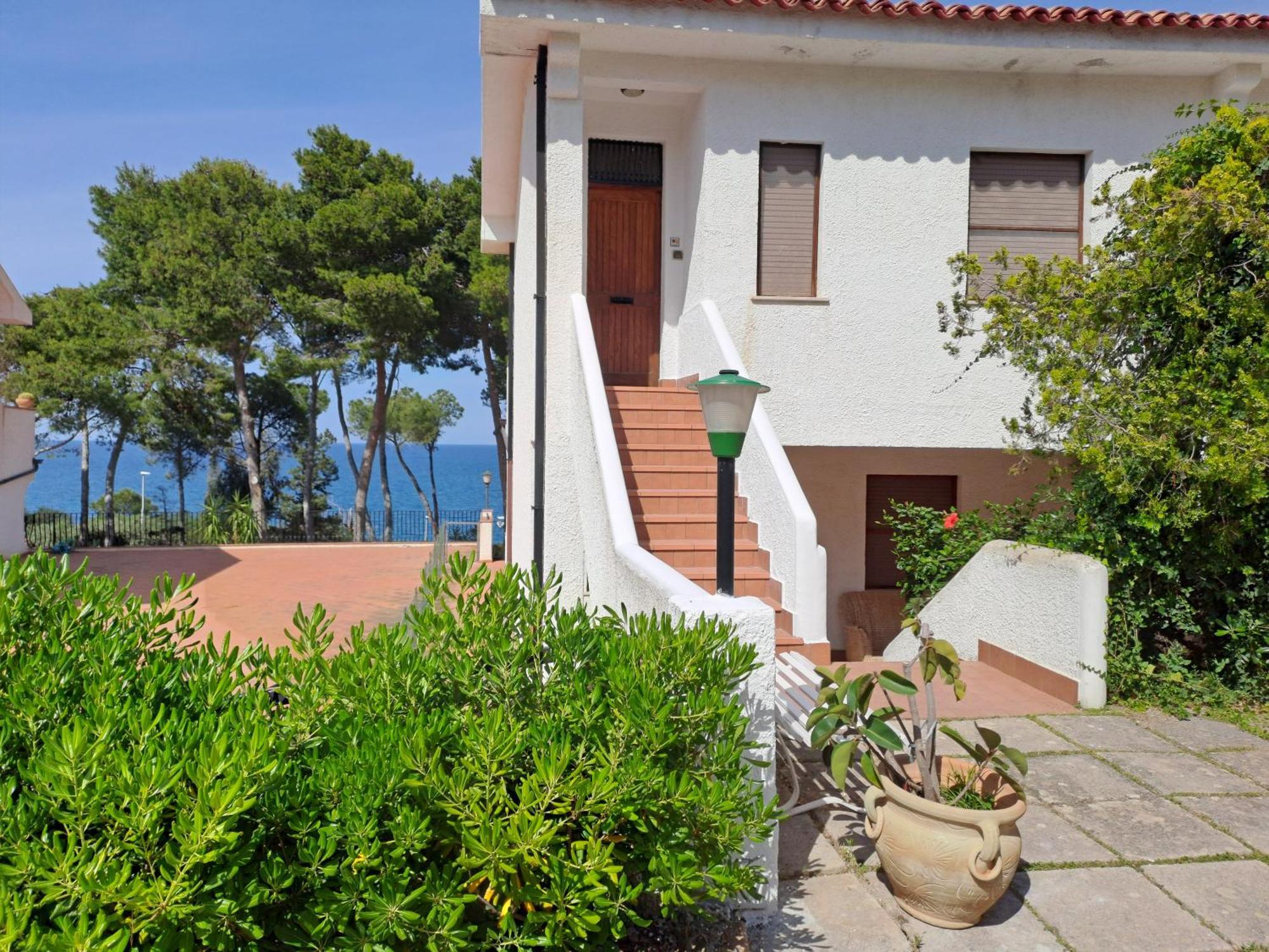Sea Bay Apartment *