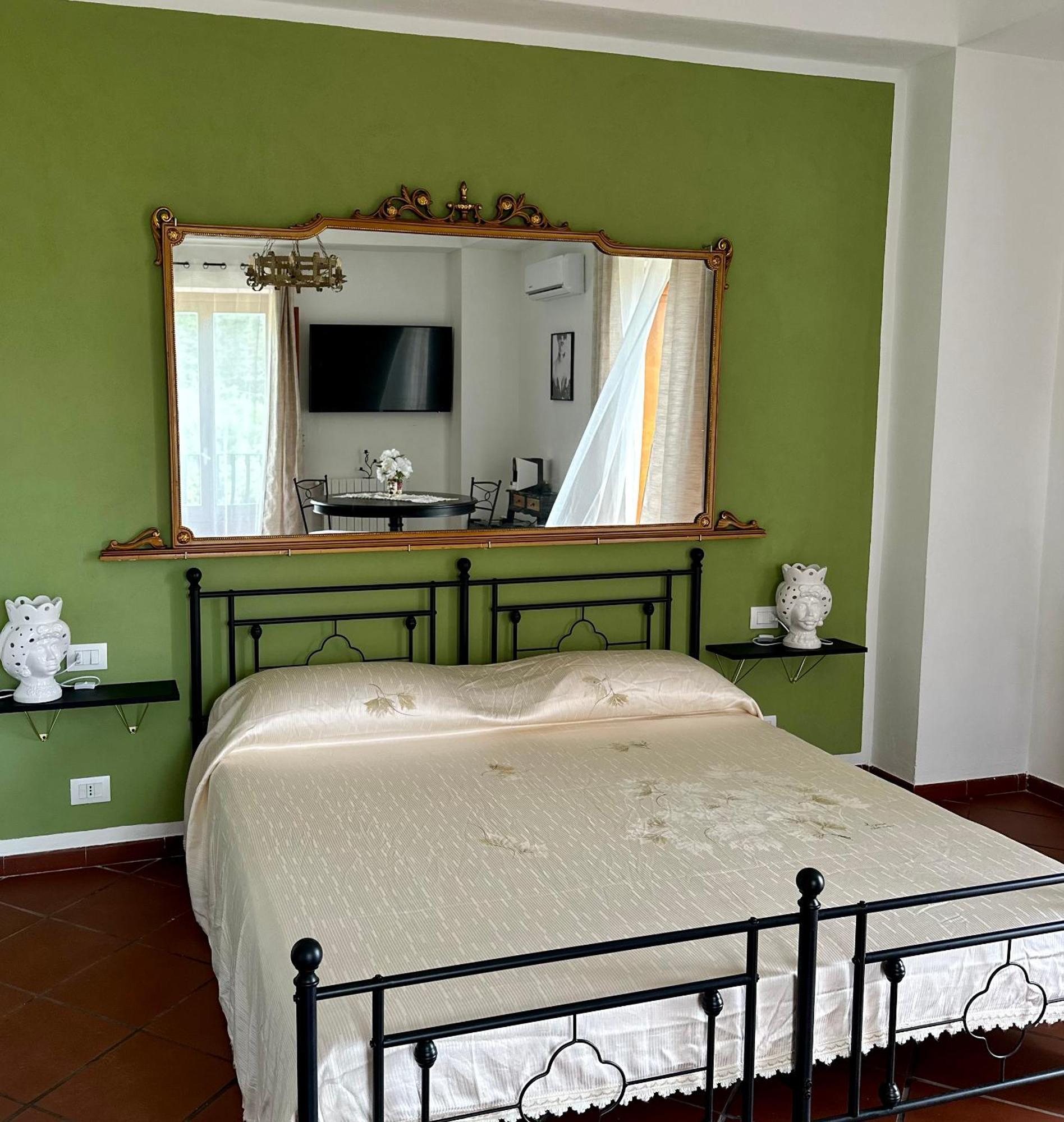 Tiche Guest house