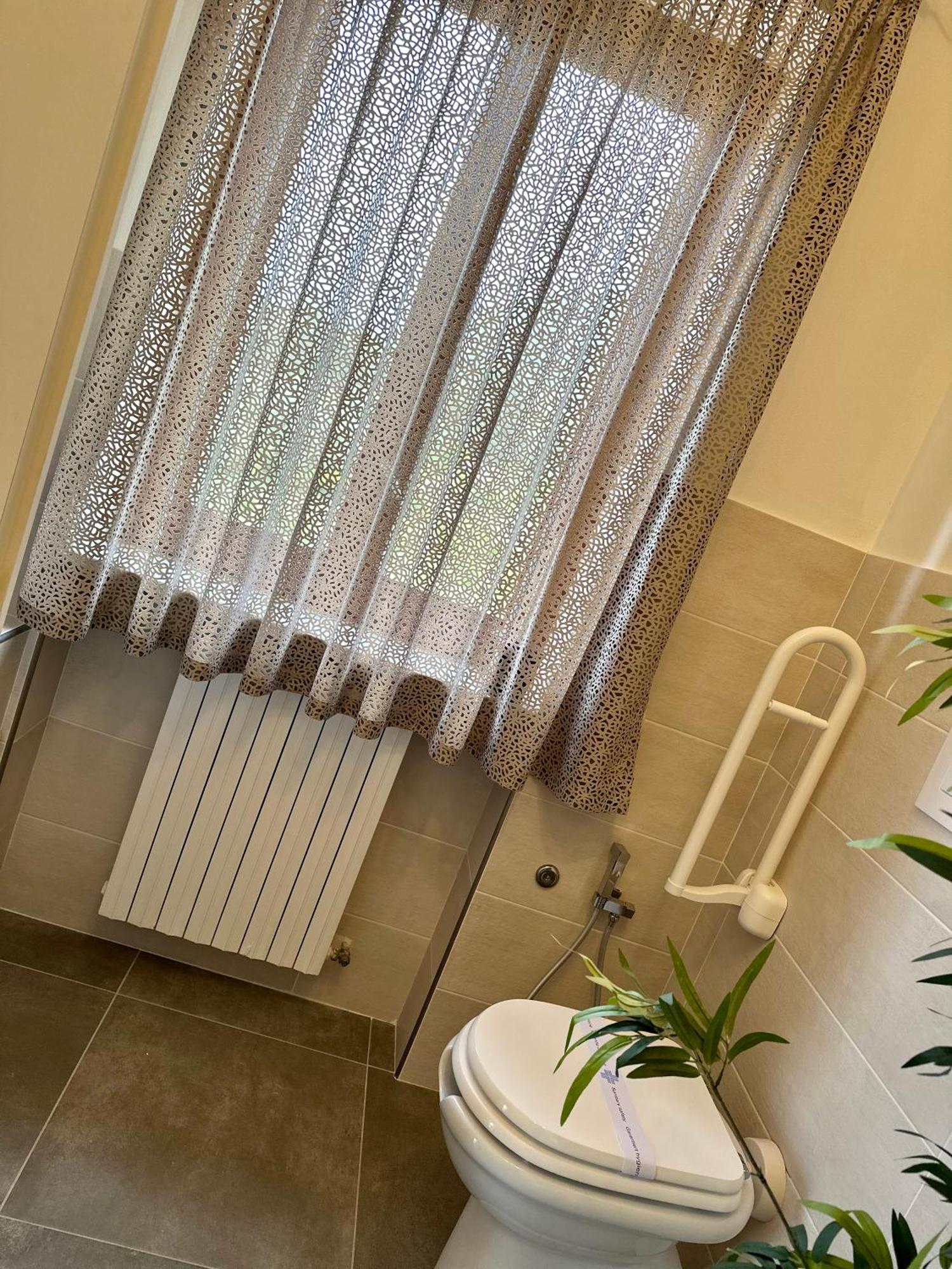 Tiche Guest house *