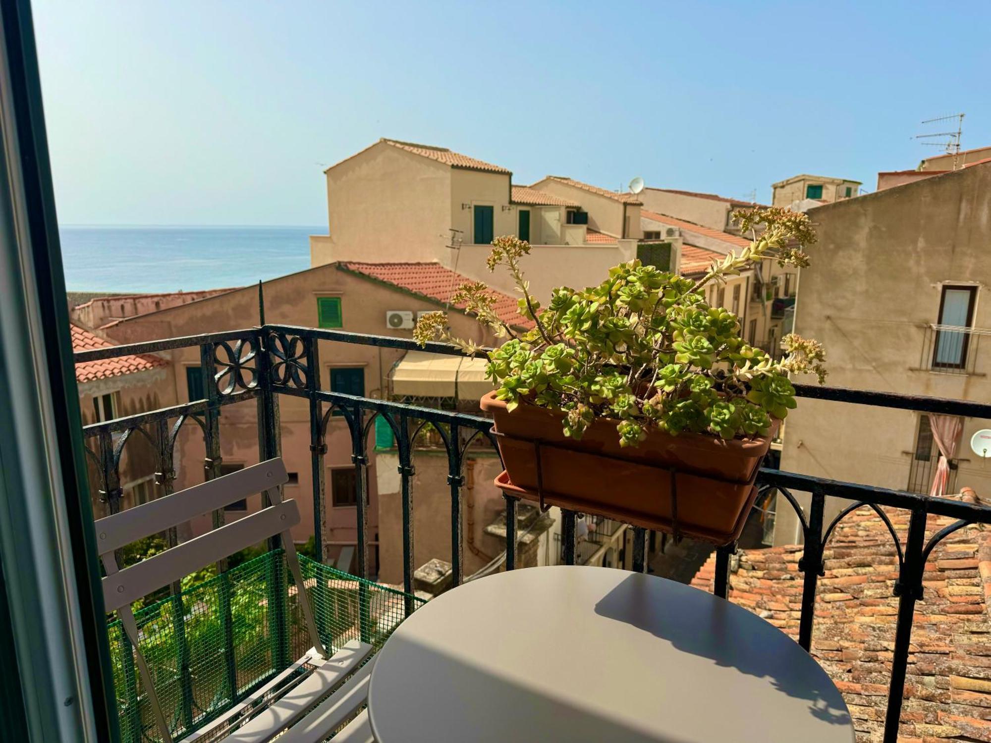 Apartment Vittorio Emanuele Street House Cefalu