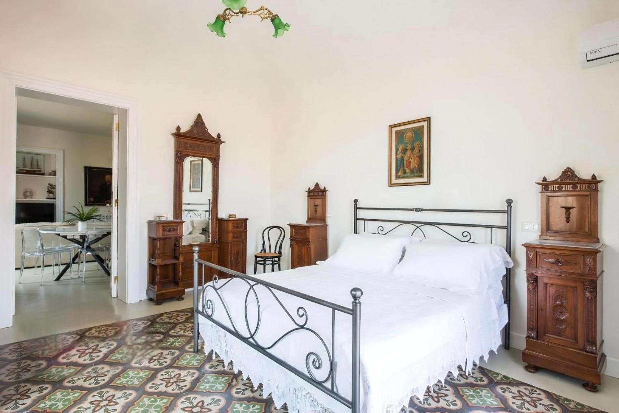 Vittorio Emanuele Street House * Cefalu