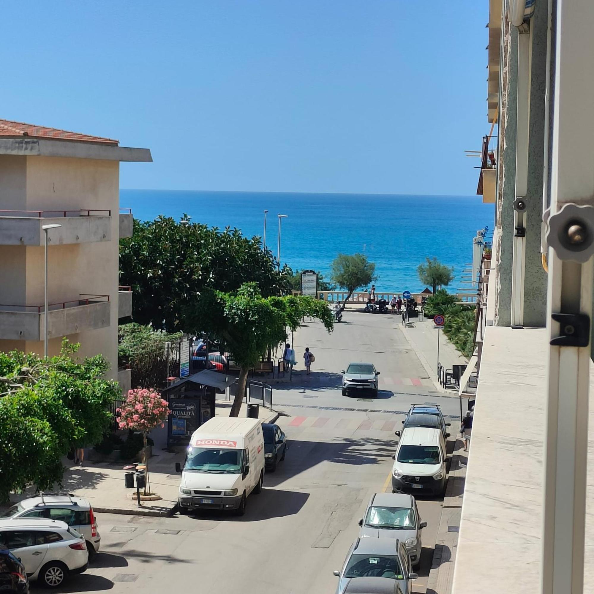 Apartment Lungomare Vazzana Cefalu