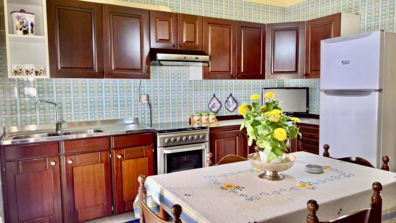 Yellow House Apartment