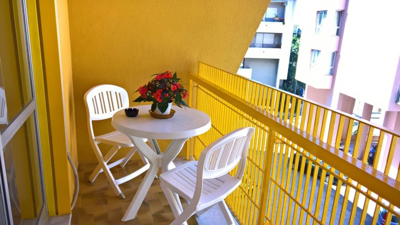 Apartment Yellow House