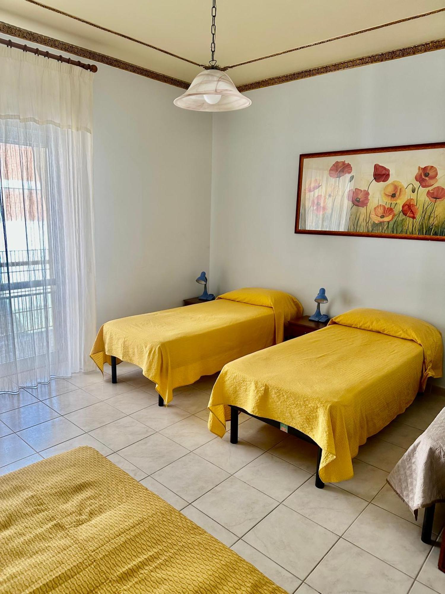 Yellow House Apartment Cefalù