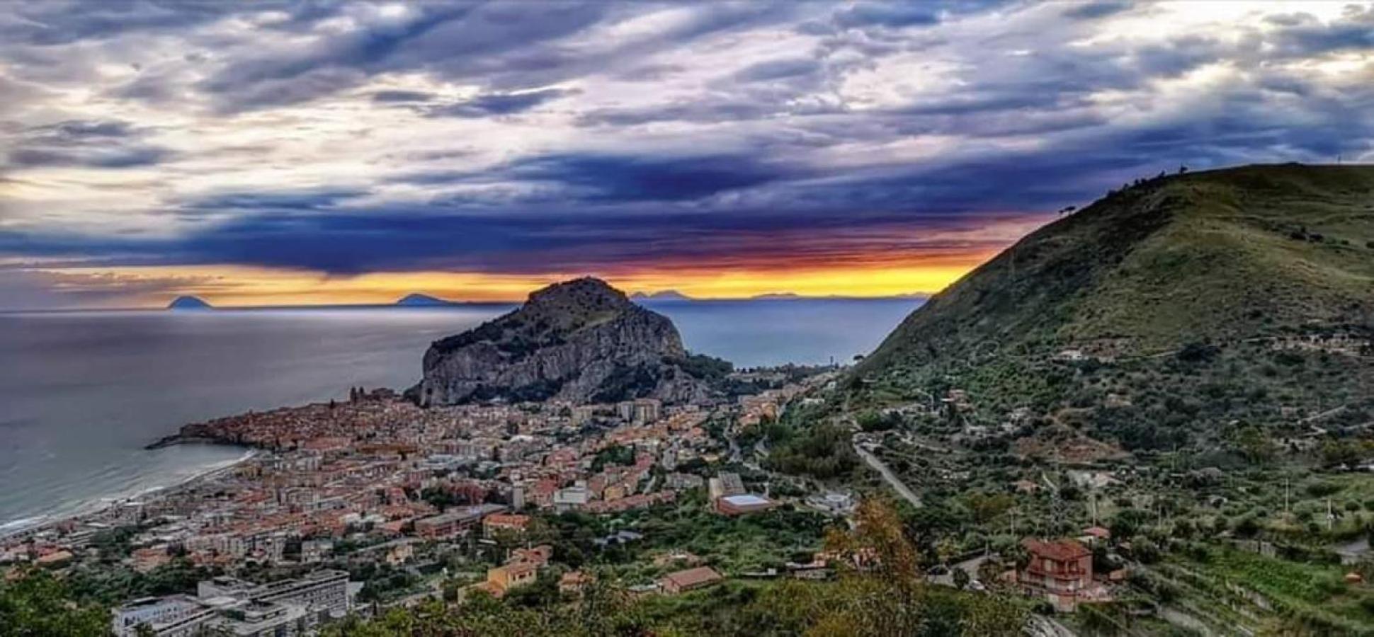 Amuni - Exclusive In Centro A Vista Mare Apartment Cefalu