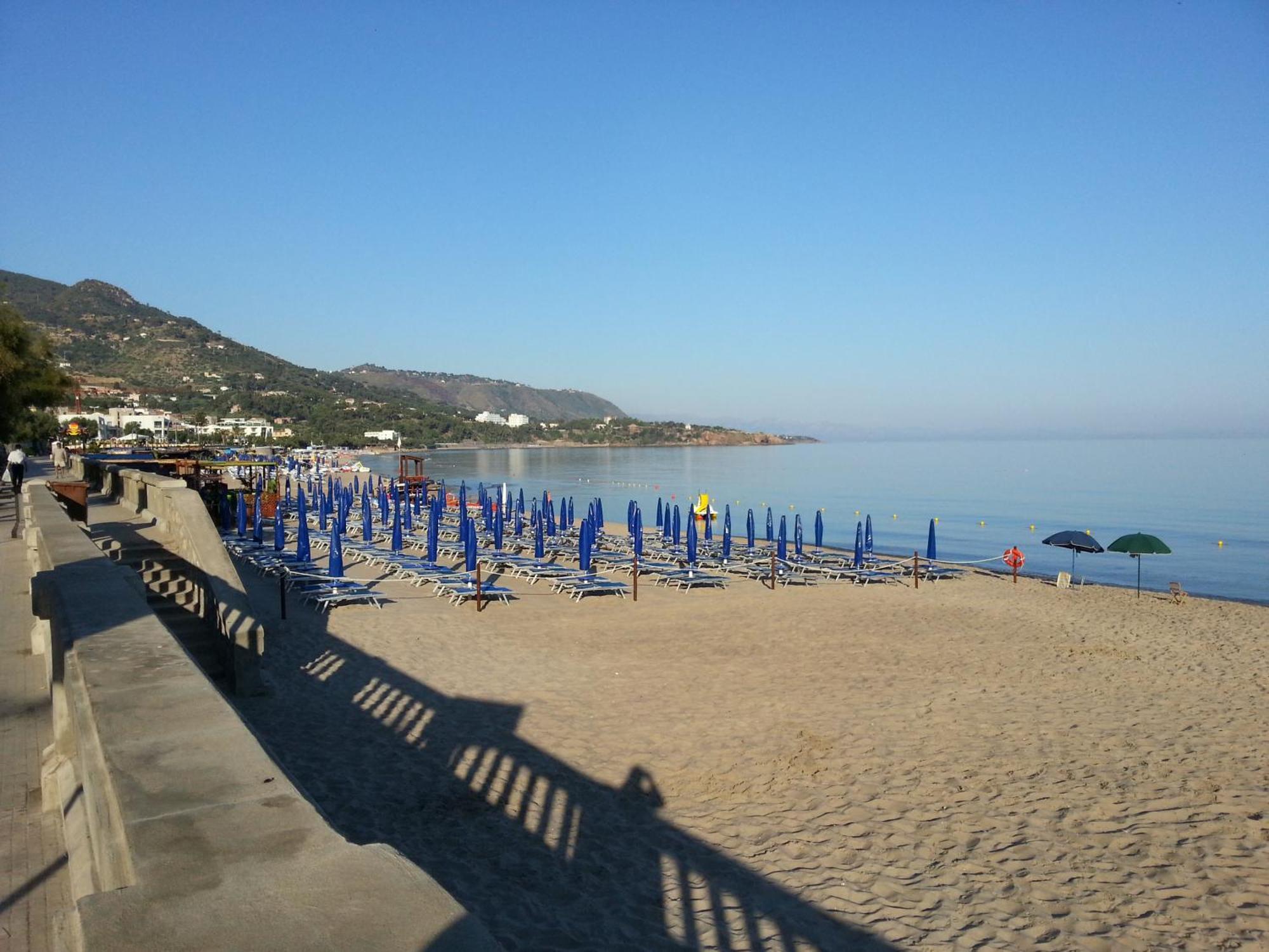 Amuni - Exclusive In Centro A Vista Mare Apartment Cefalu