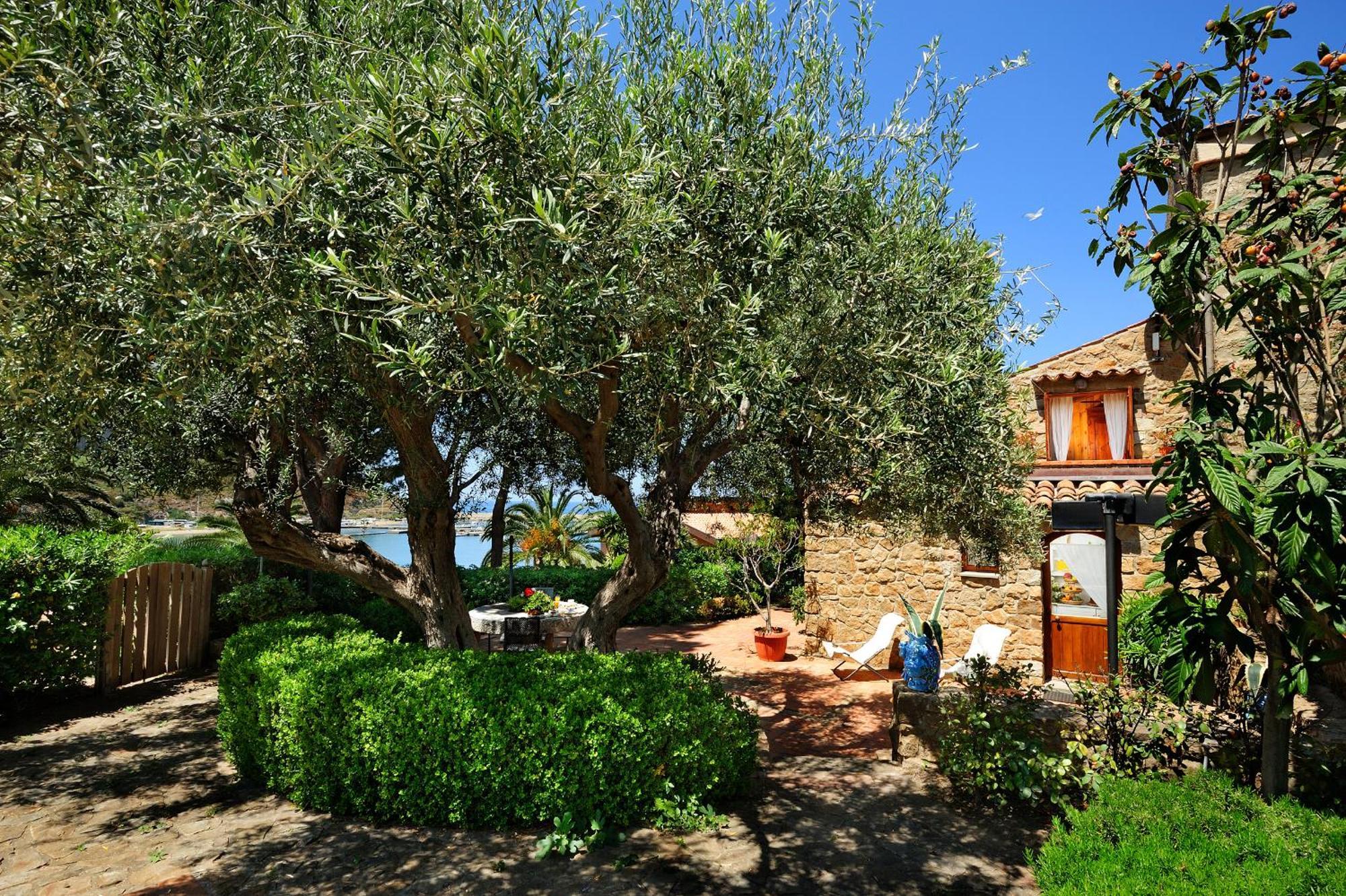 Hotel Le Calette Bay 4*