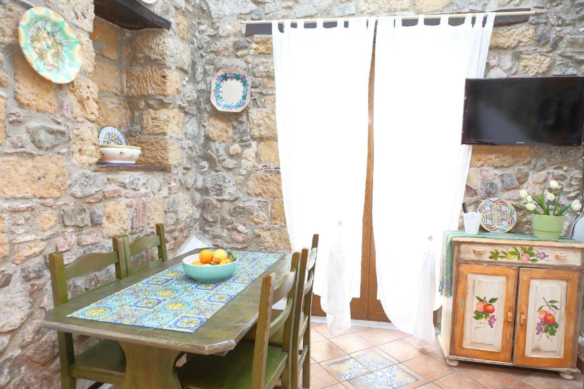 Fuer 2 Personen Ca 30 Qm In Cefalu, Sizilien Nordkueste Von Sizilien