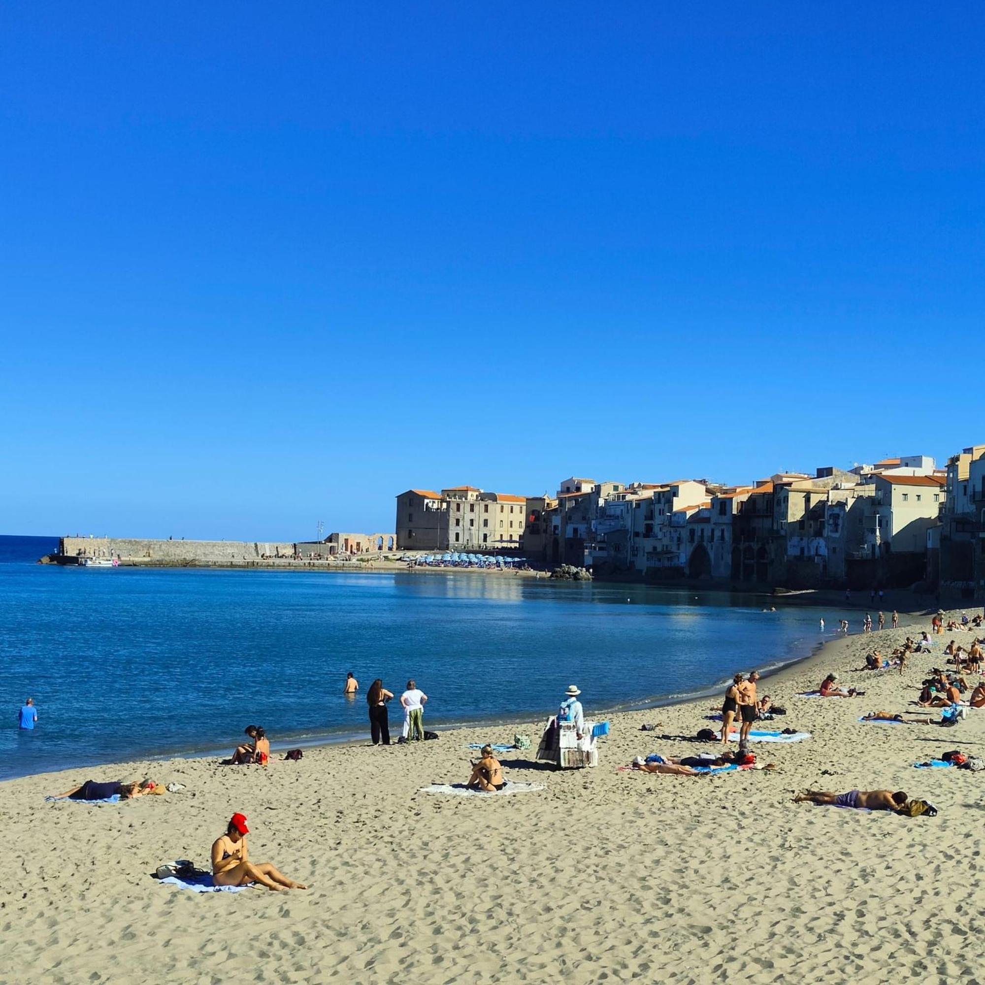 Apartment Lungomare Vazzana Cefalu
