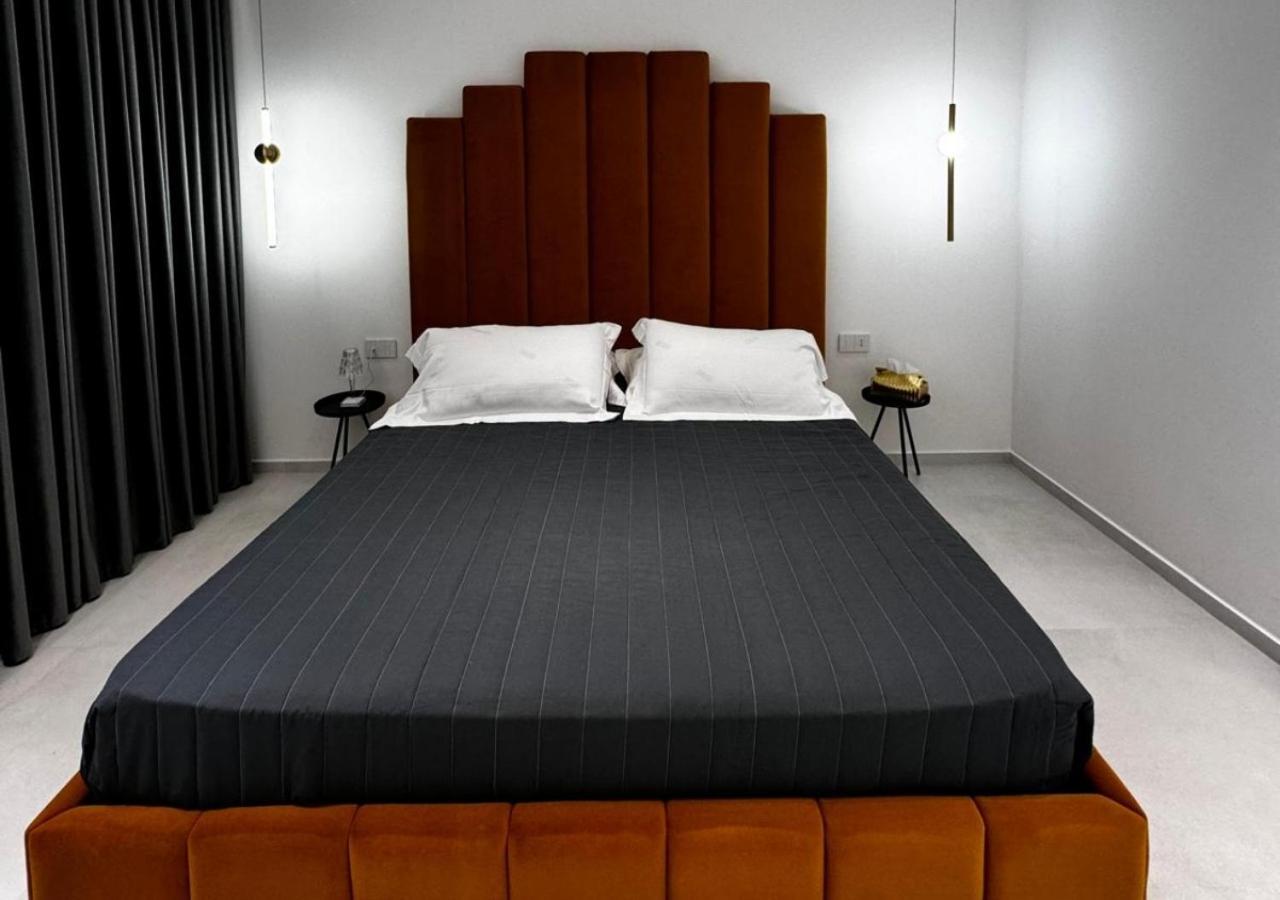 Alba Gold Luxury & *