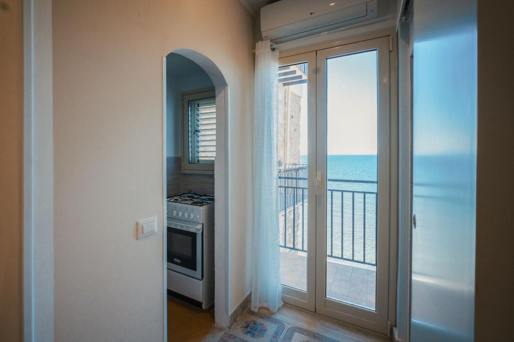 Tramonto Sul Mare Apartment *