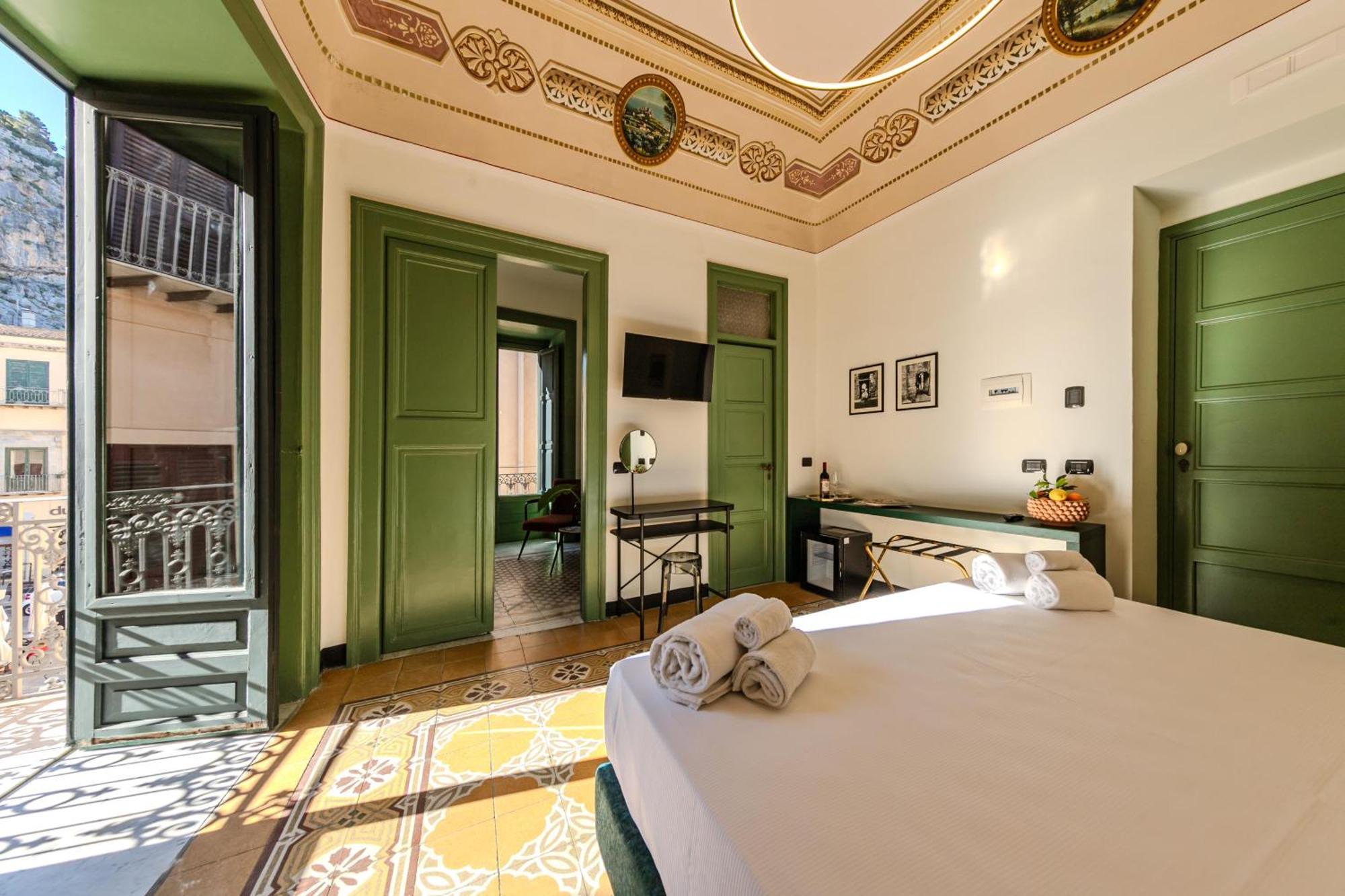 Palazzo Villelmi 2*