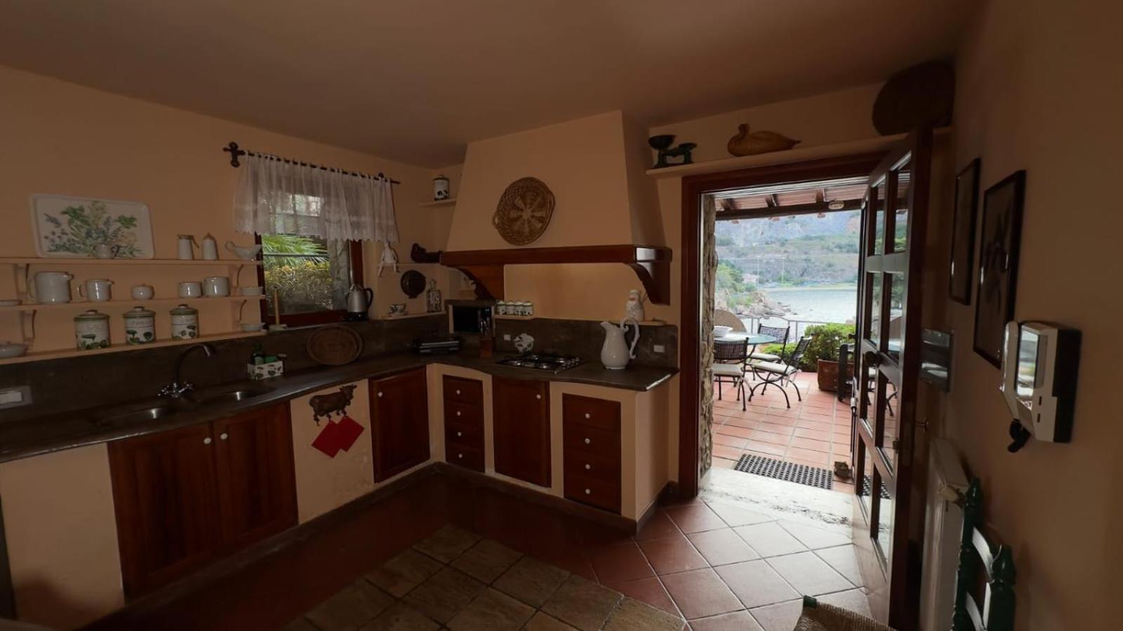 Villa Faraglioni Fronte *