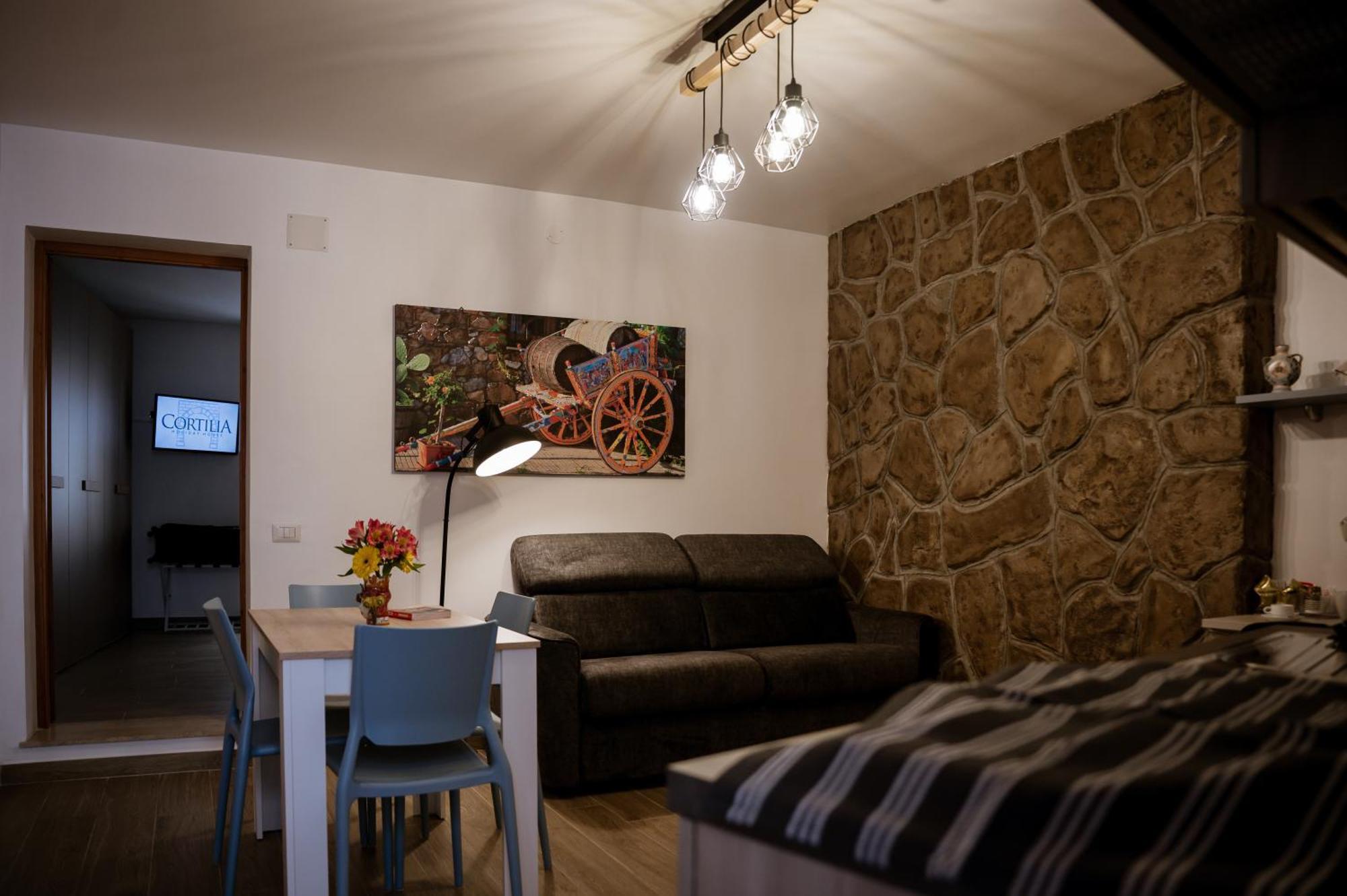 Cortilia House Apartment