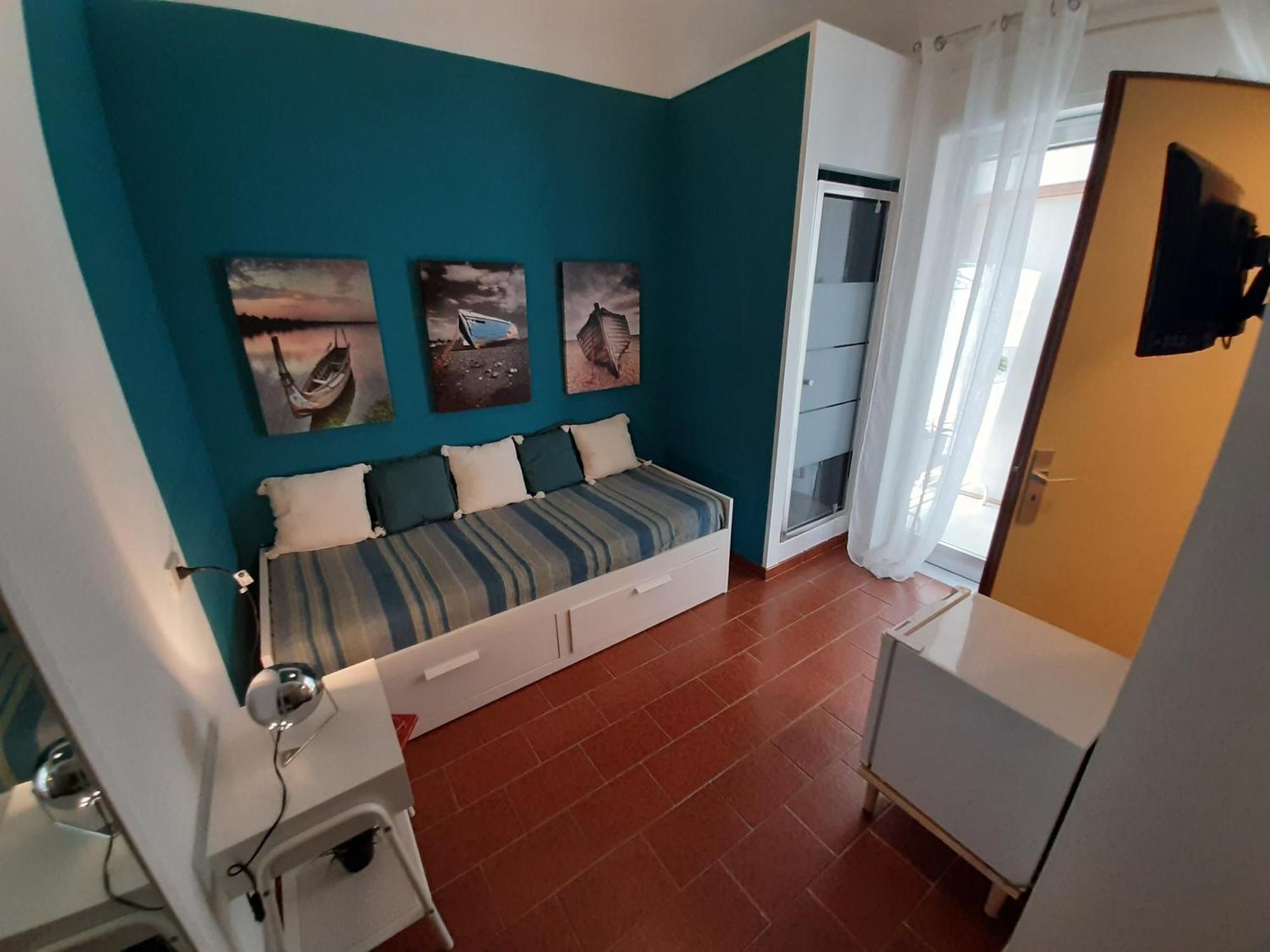 Retro Guest house *