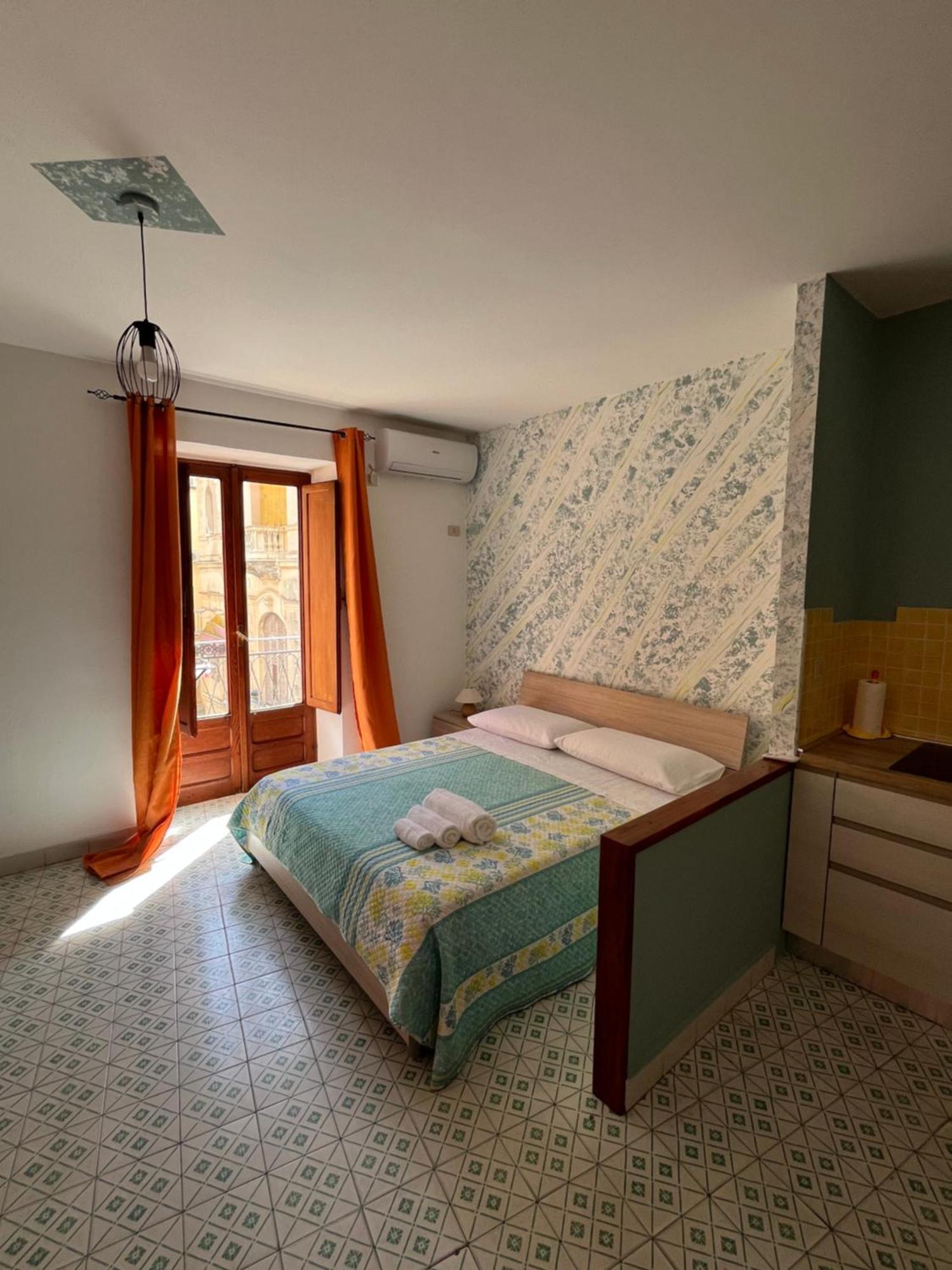 Window On The Sunset Apartment Cefalu