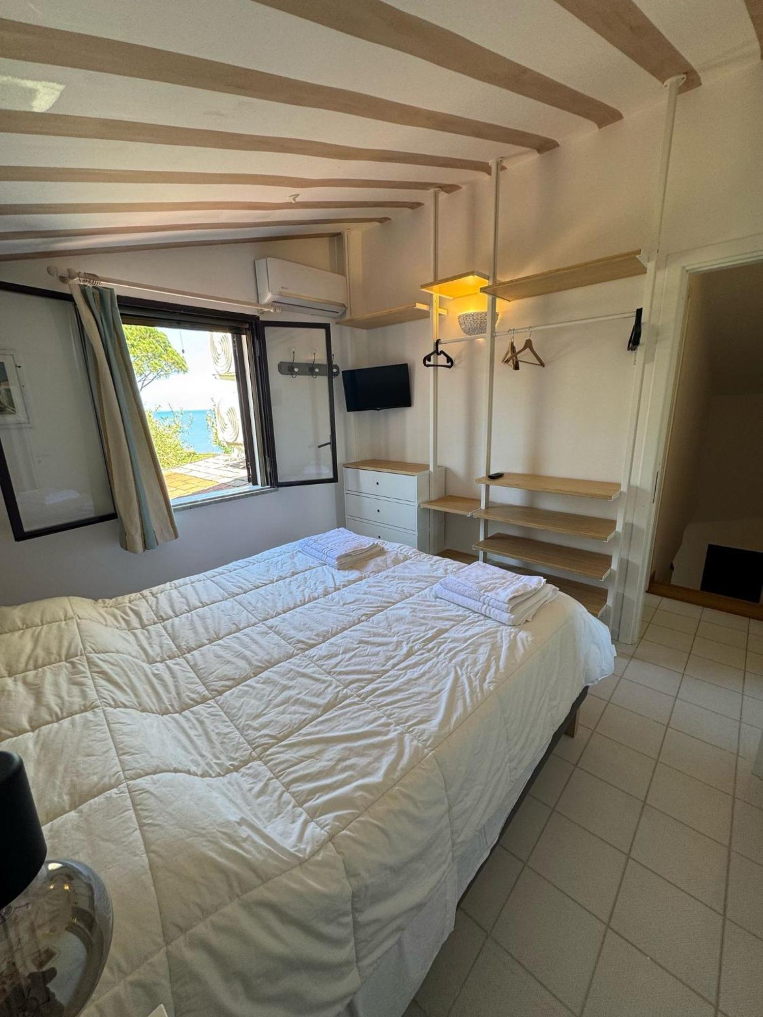 Villa Seafront Giulia With Private