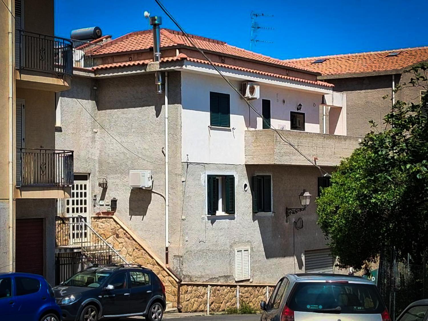 Attico * Cefalu