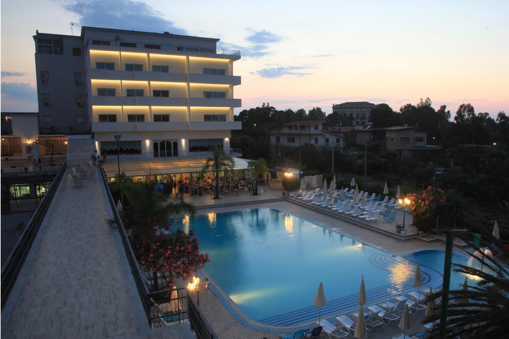 Santa Lucia Le Sabbie D'oro 4*