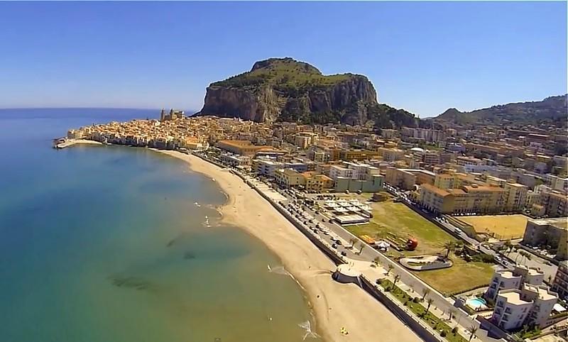 Astro 4* Cefalù