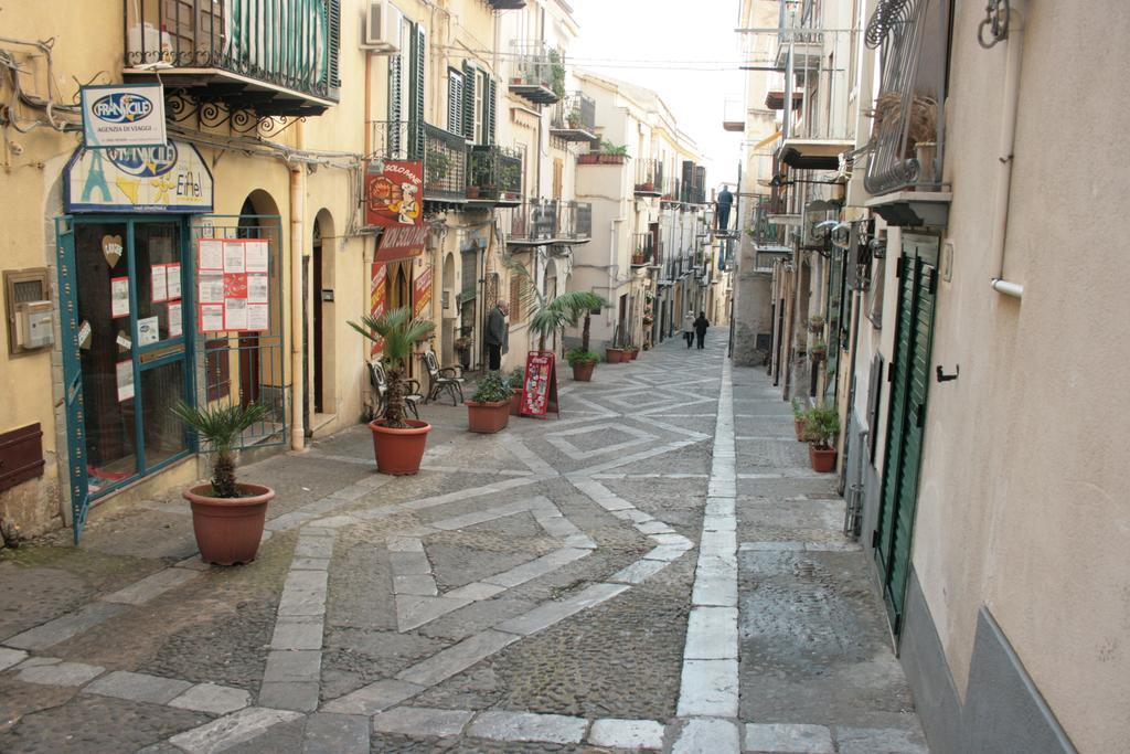 Vacation Service - City Center Apartment Cefalu