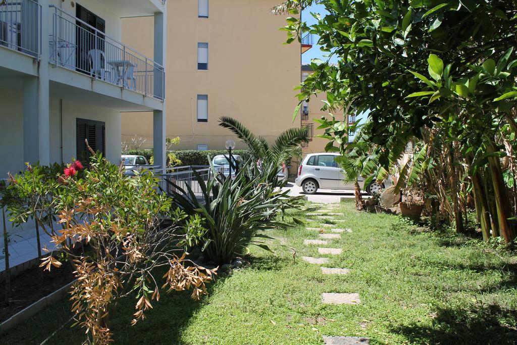 Apartment Book Your Place *